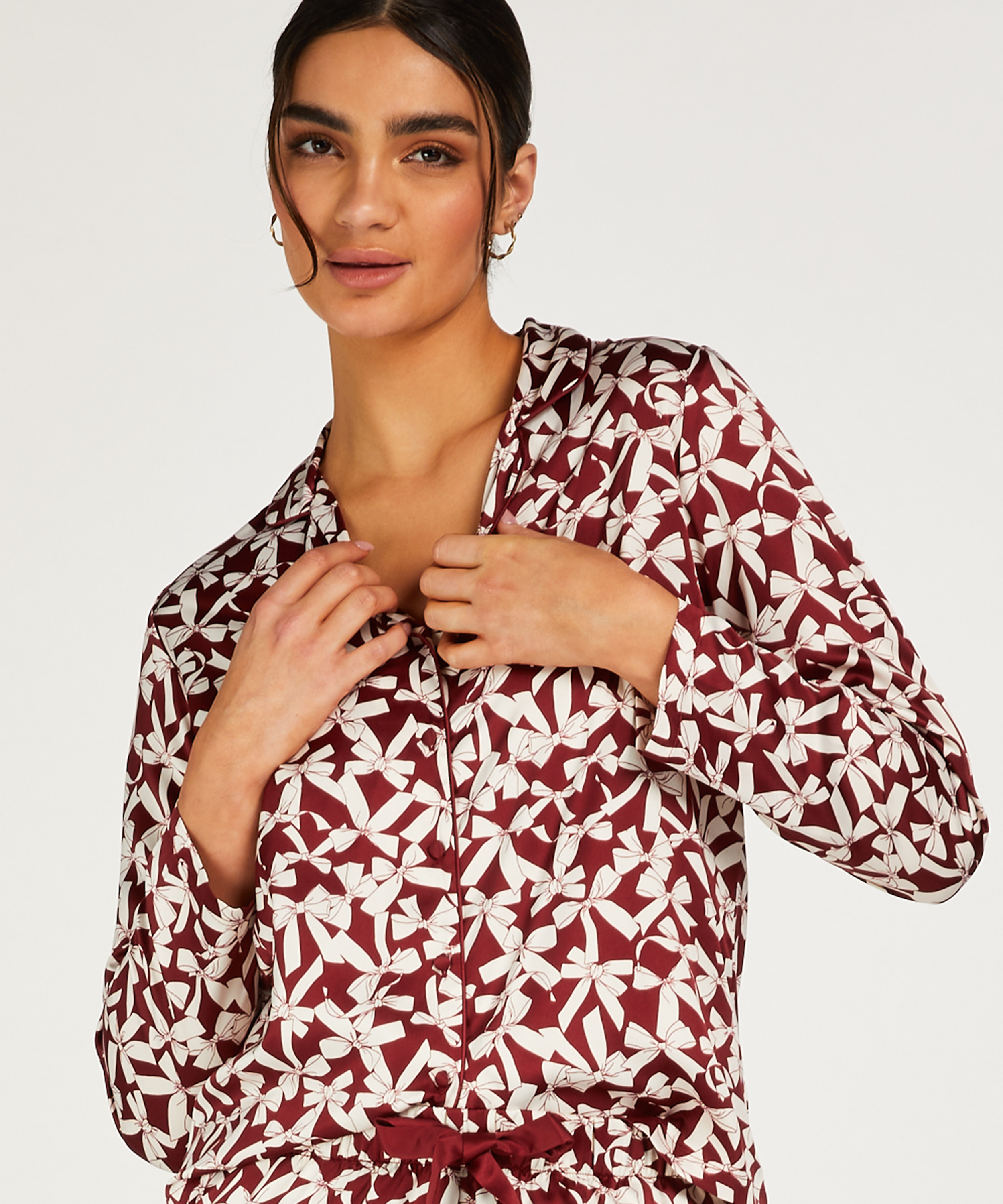 Lang&aelig;rmet satinjakke, R&oslash;d, main