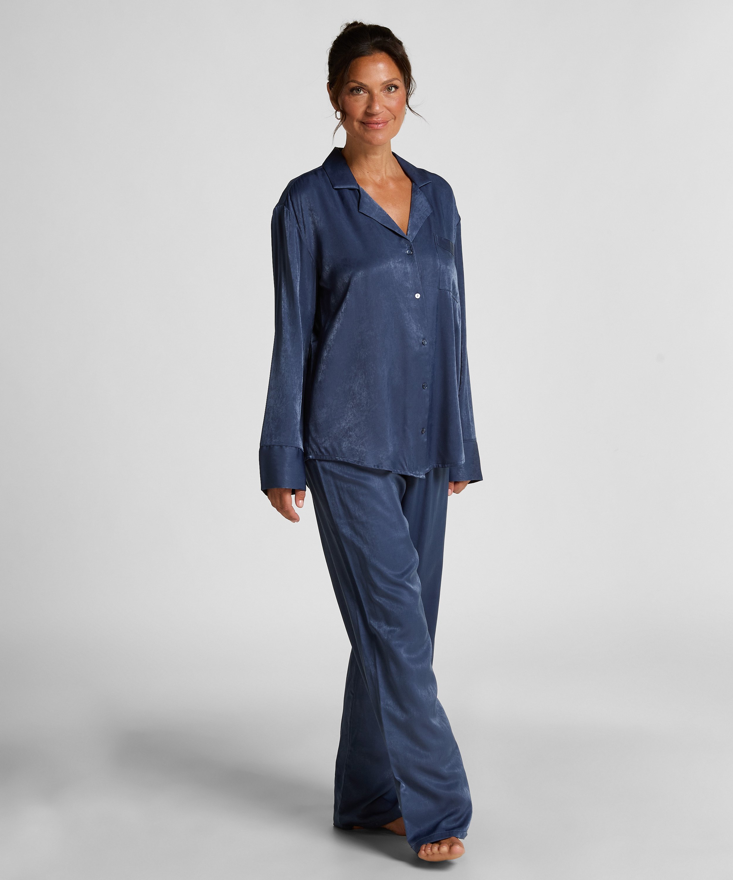 Lang&aelig;rmet satinjakke Ayla, Bl&aring;, main