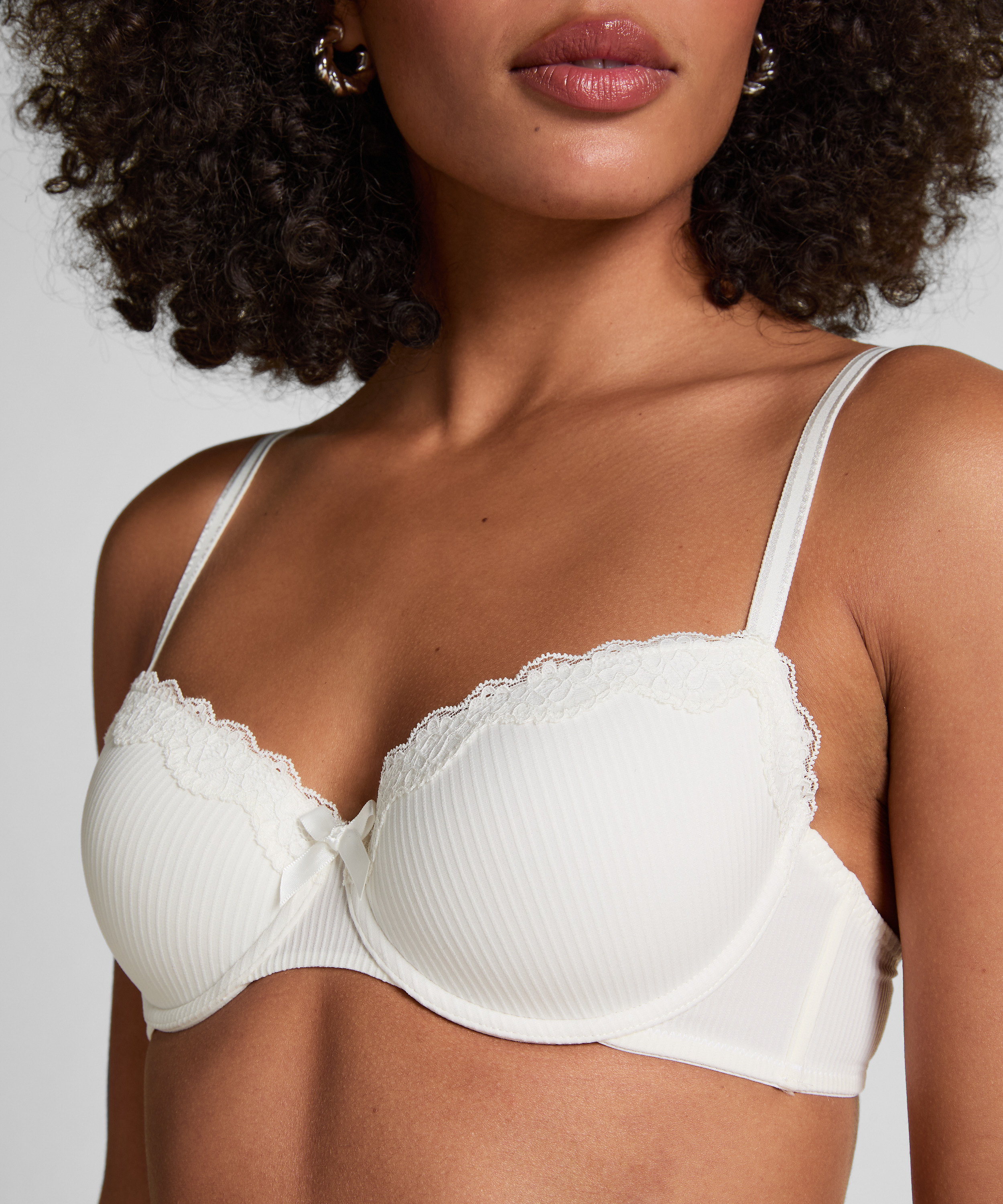 2-styks-pakke formstøbt bøjle-bh Lola, sort, main