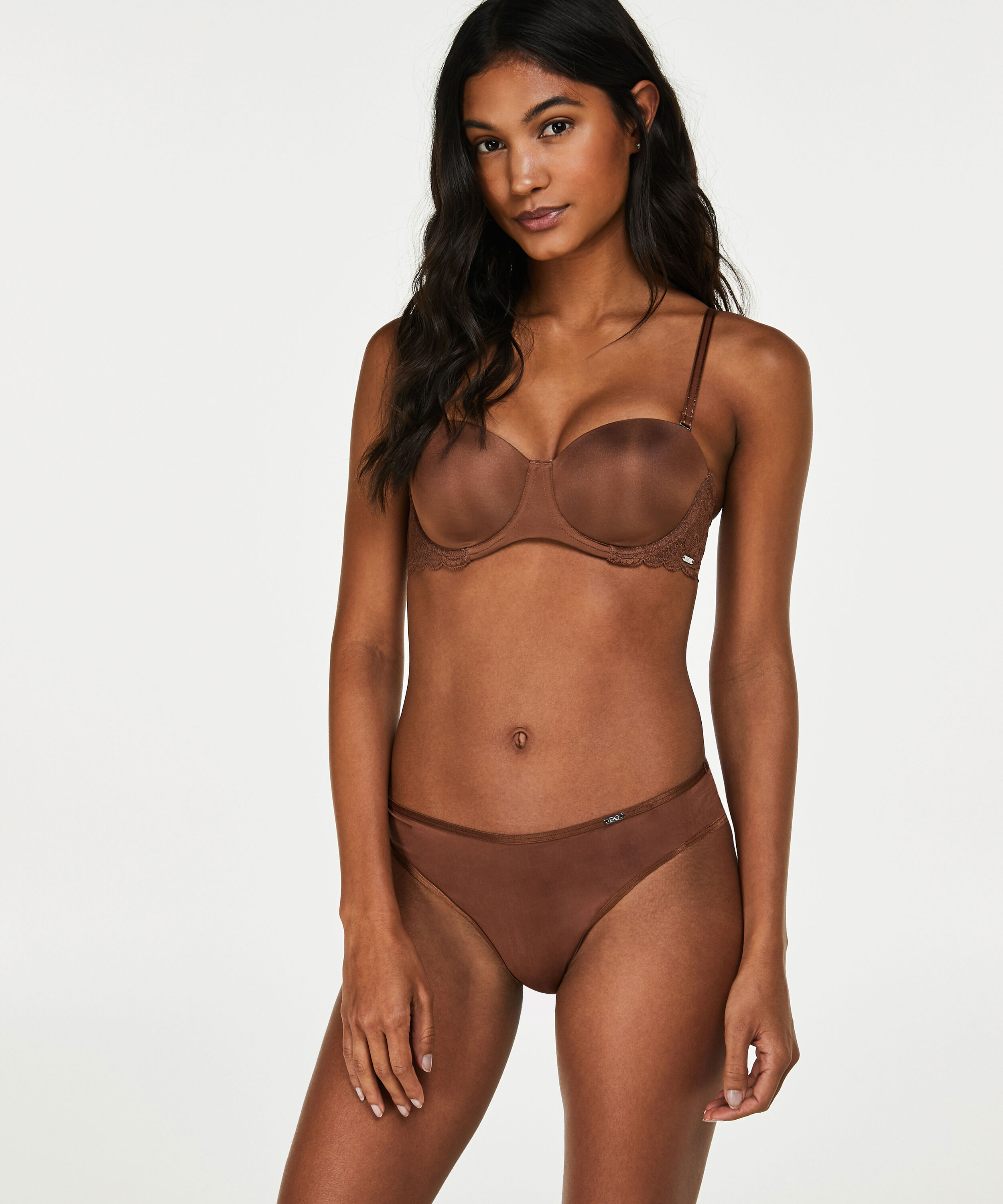 Angie brasiliansk trusse, Brun