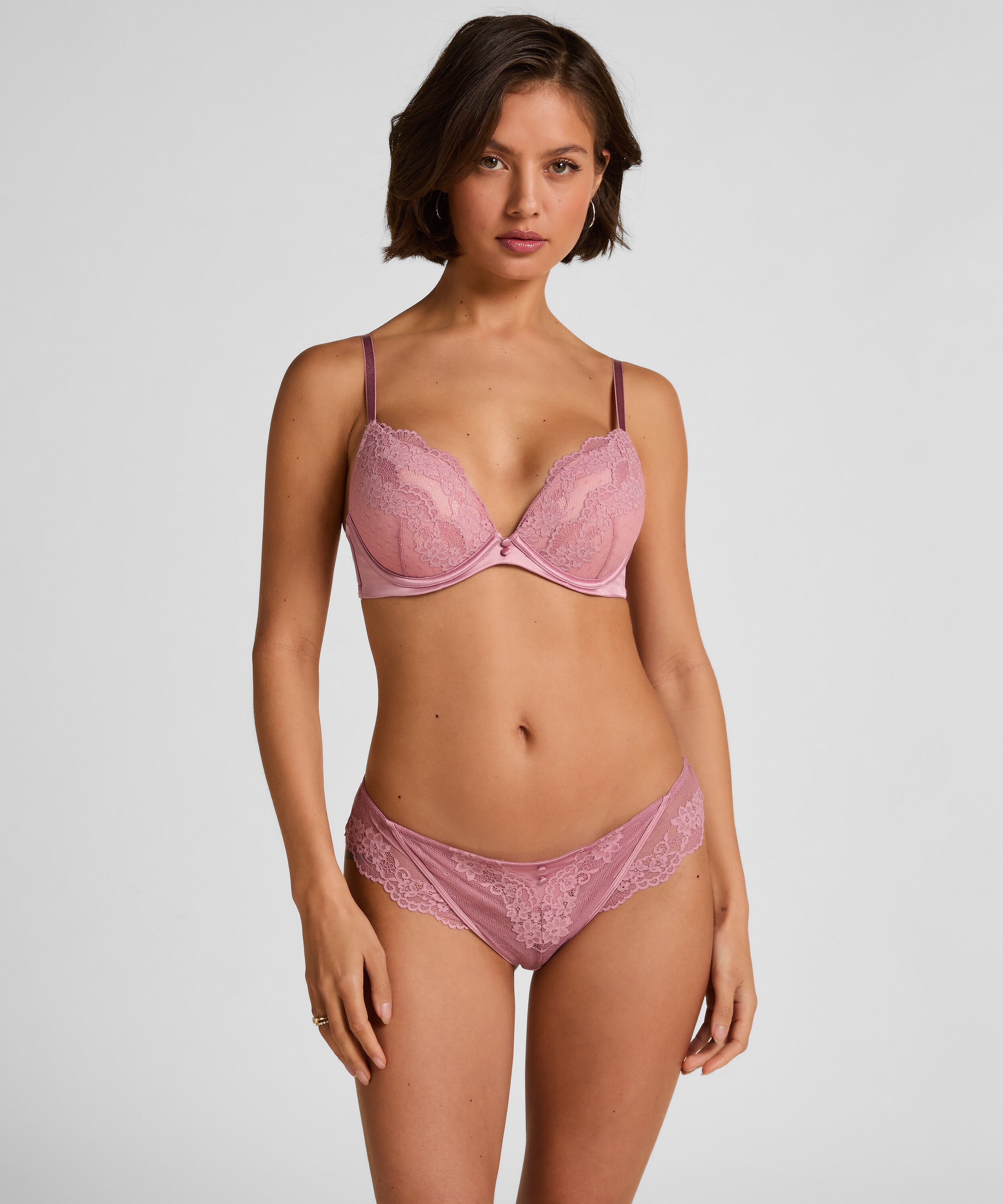 Brazilian Laila, Lyserød