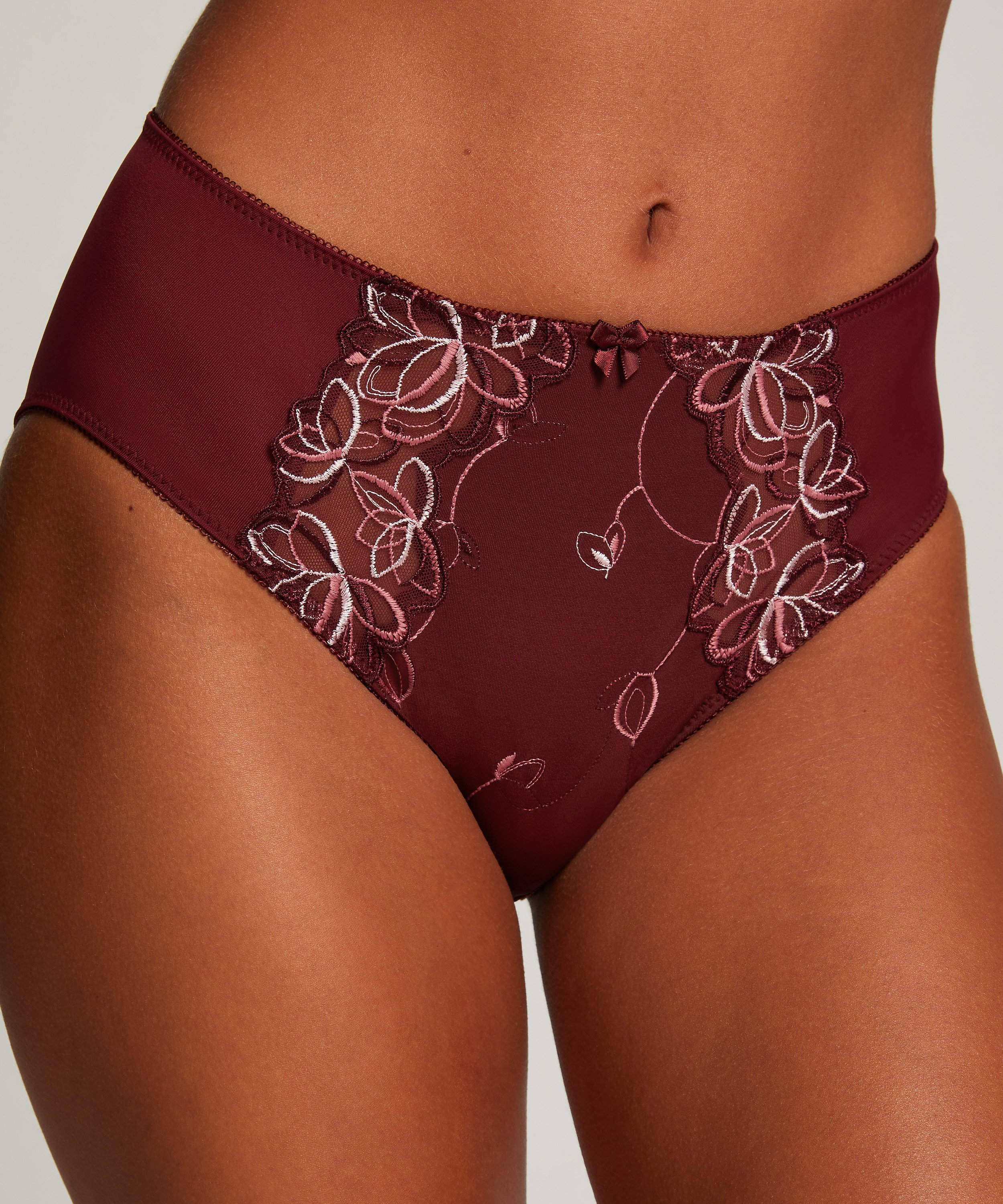 Trusse Diva, R&oslash;d, main