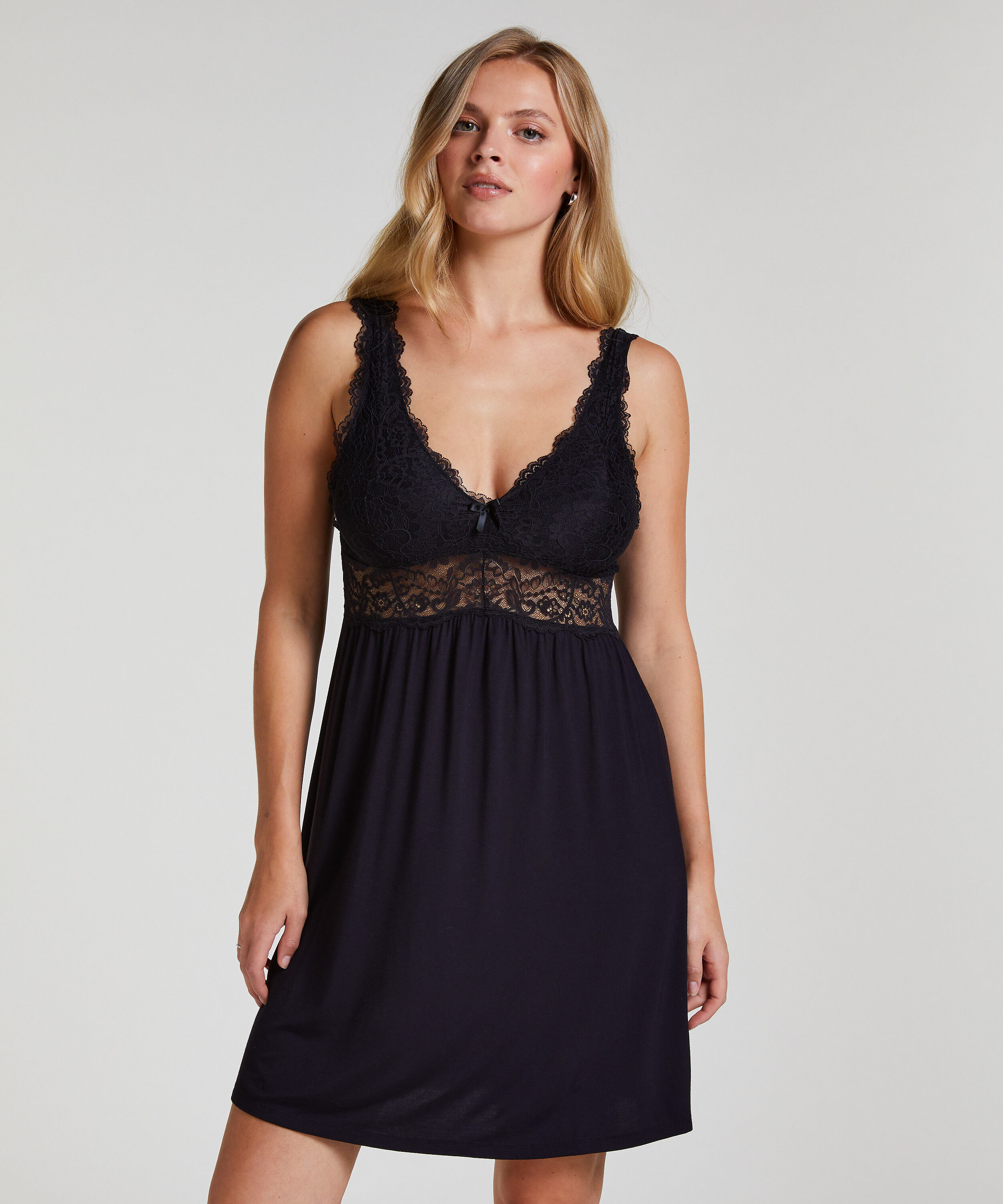 Natkjole Nora Lace, Sort