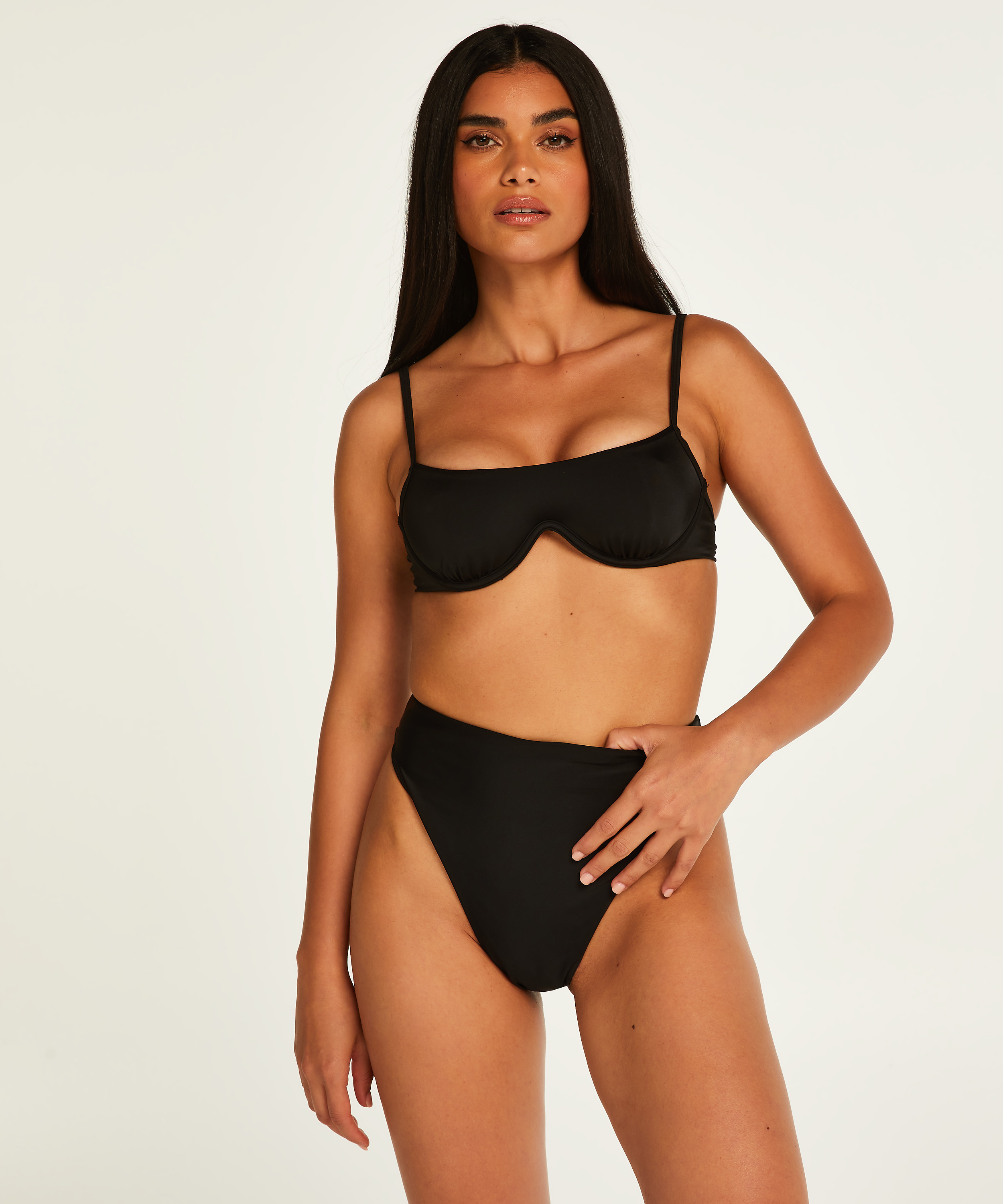 Ikke-formstøbt bikinitop med bøjle Sicily, sort, main