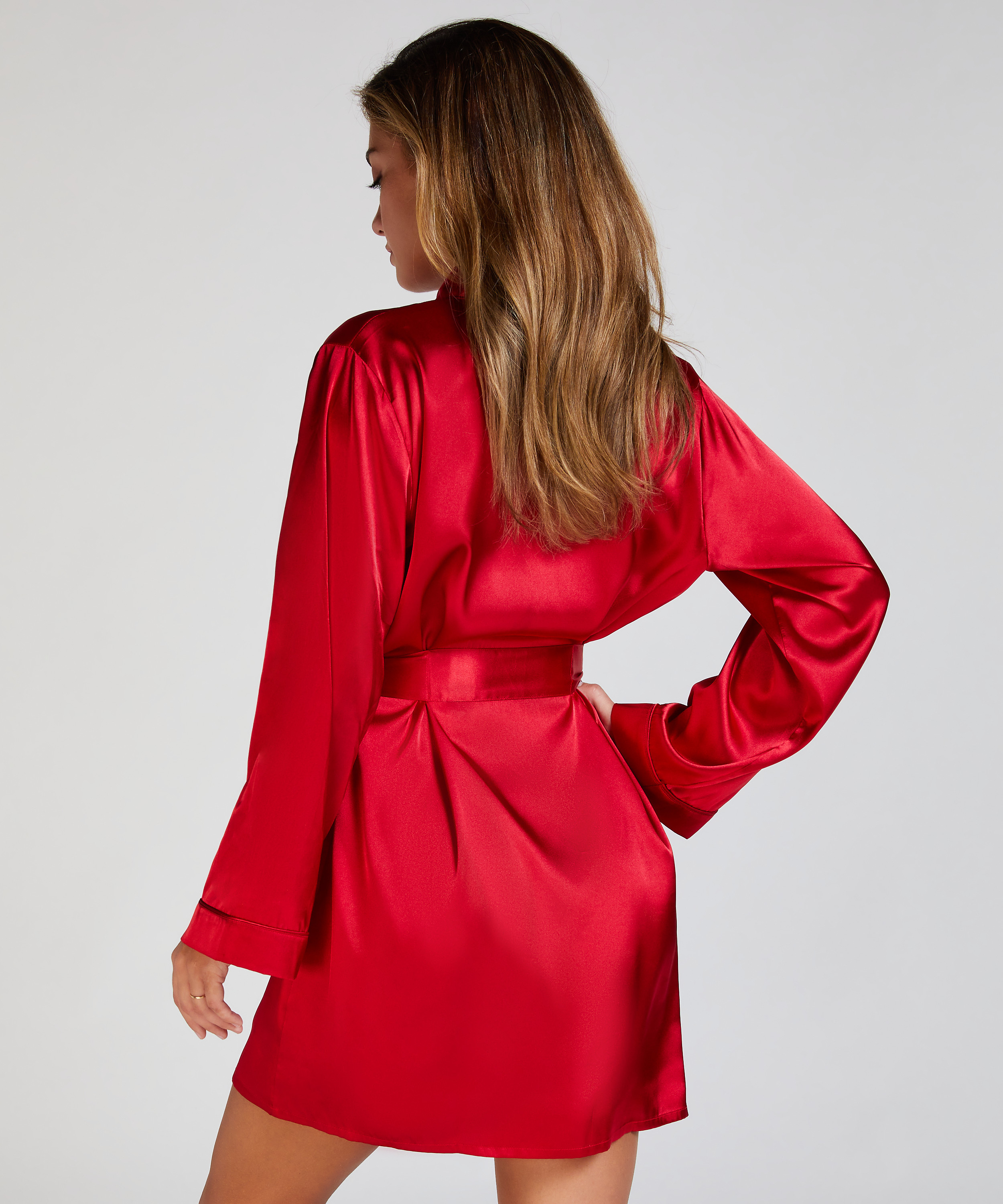Satin kimono, R&oslash;d, main
