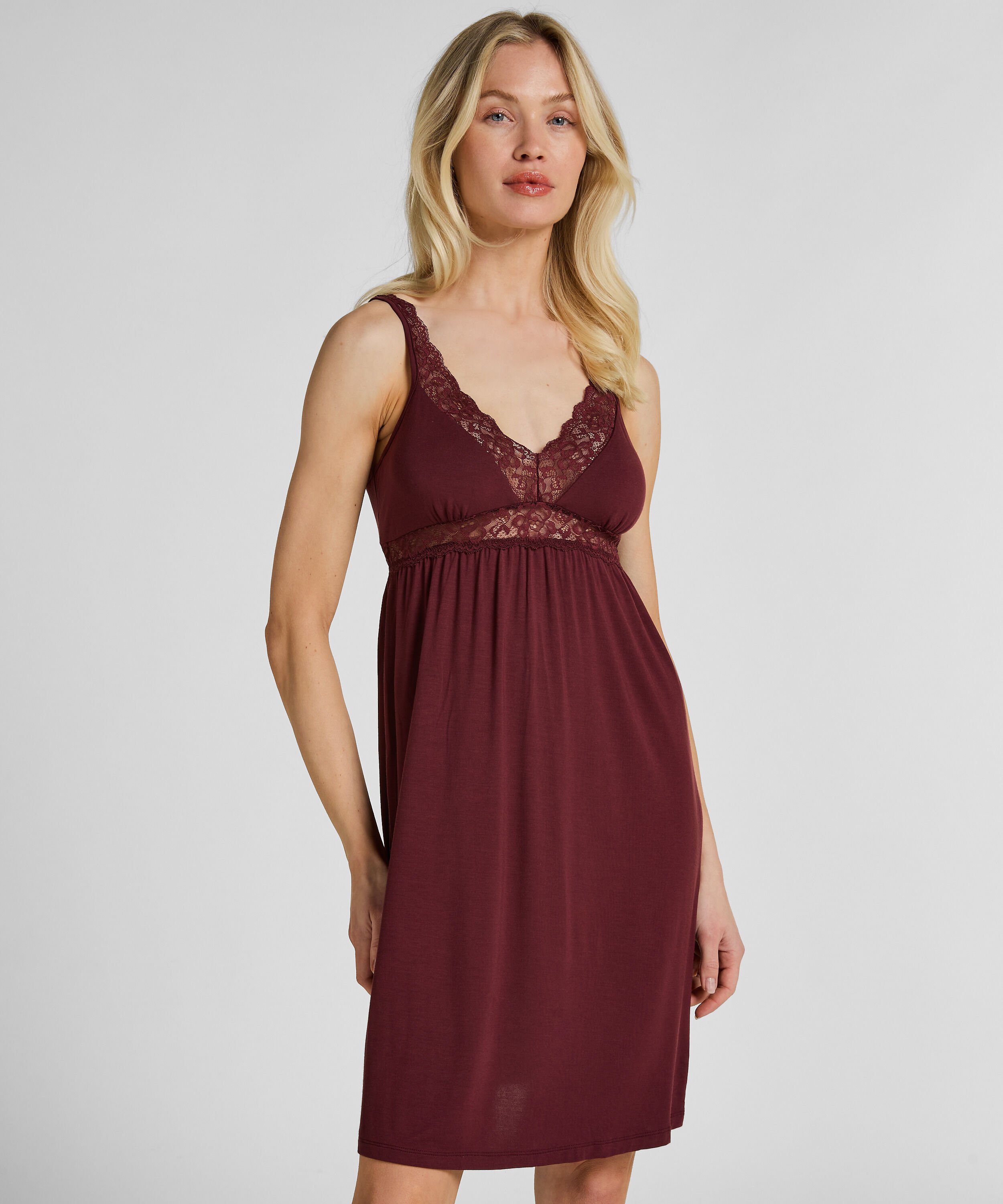 Jersey Slip Dress med Blonder, Lilla