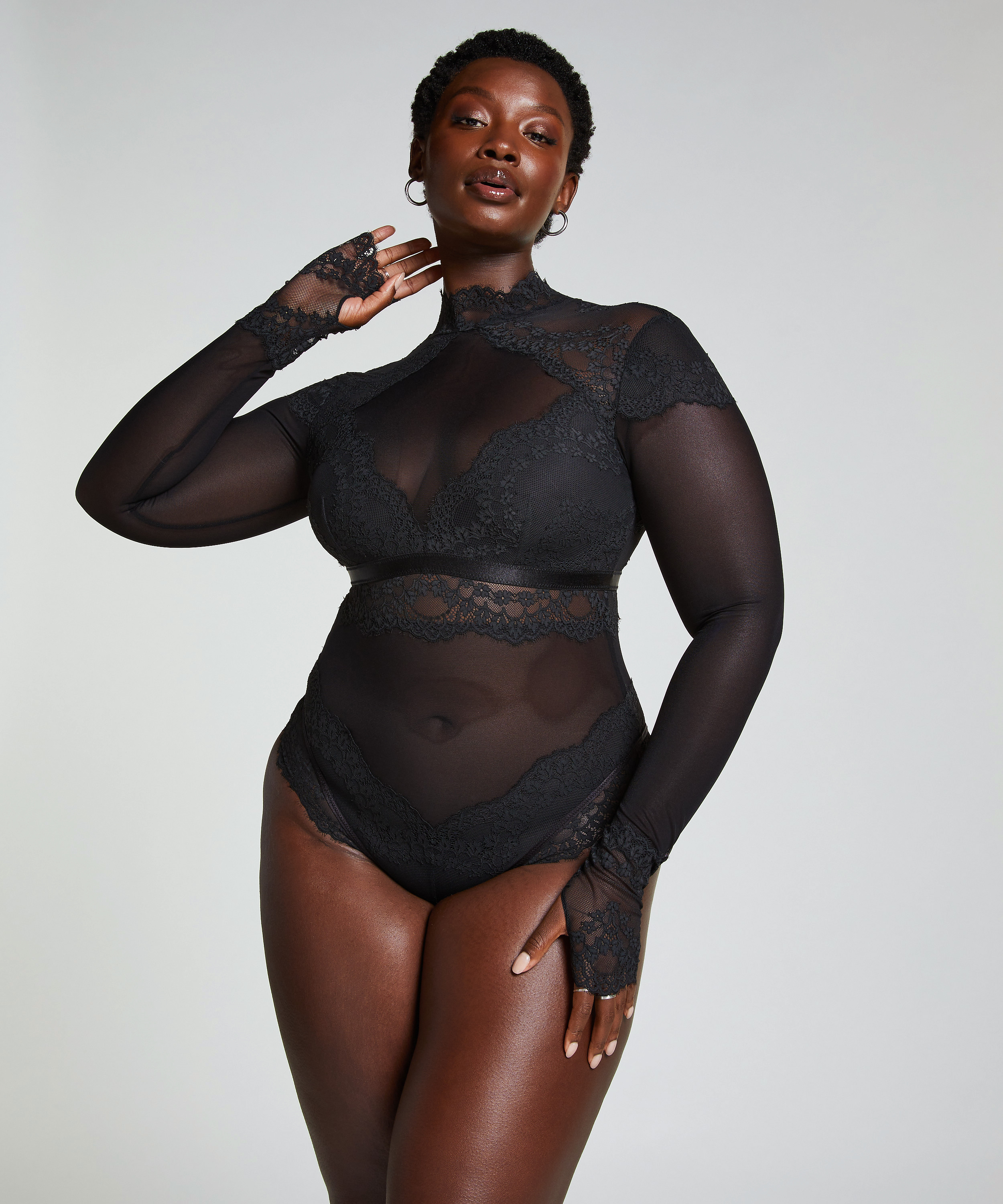 Body Daisy, Sort, main