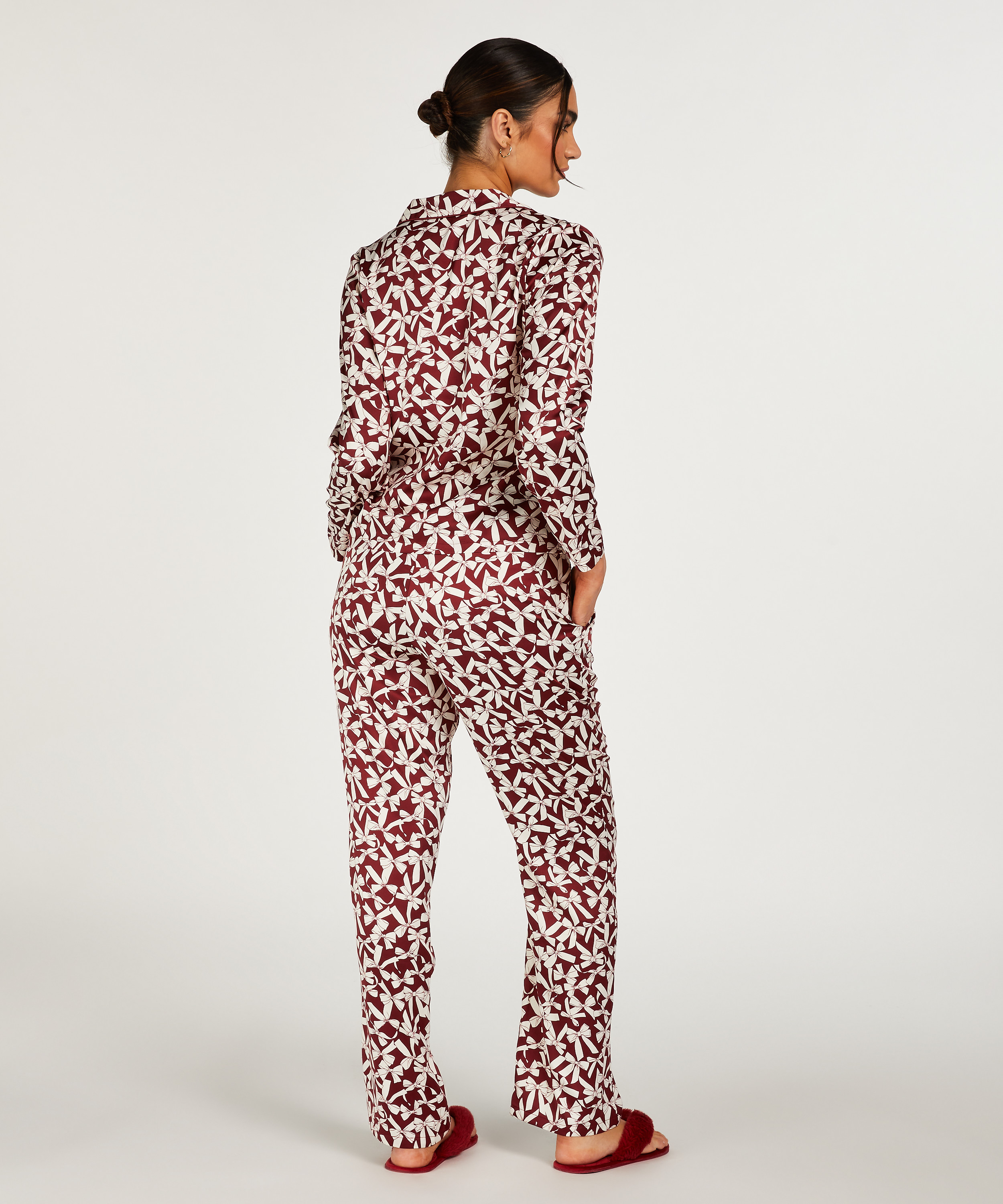 Lang&aelig;rmet satinjakke, R&oslash;d, main