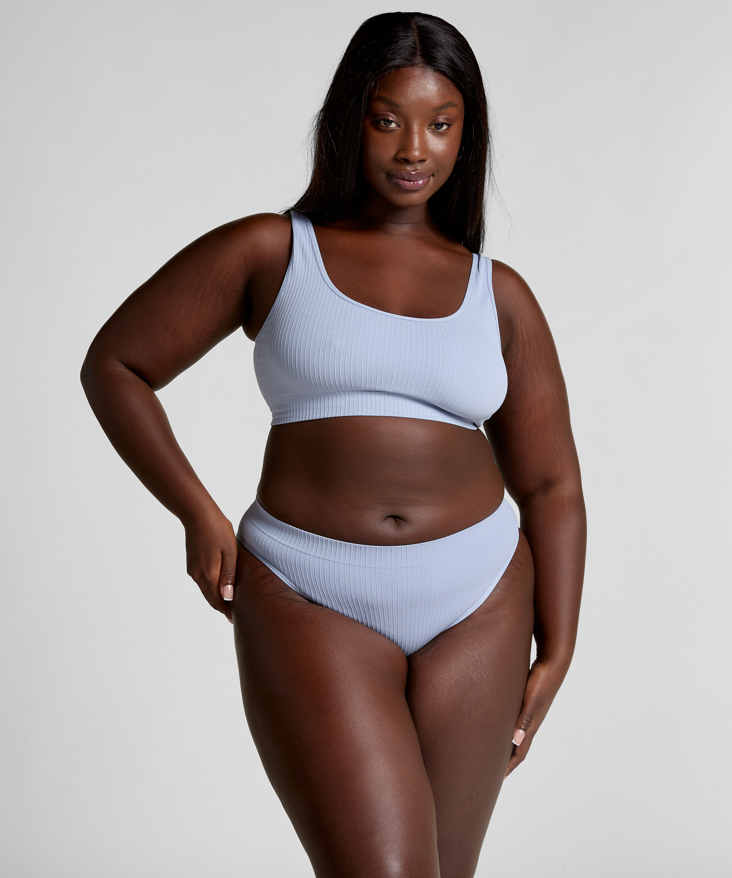 Brasiliansk trusse Dianne, Bl&aring;