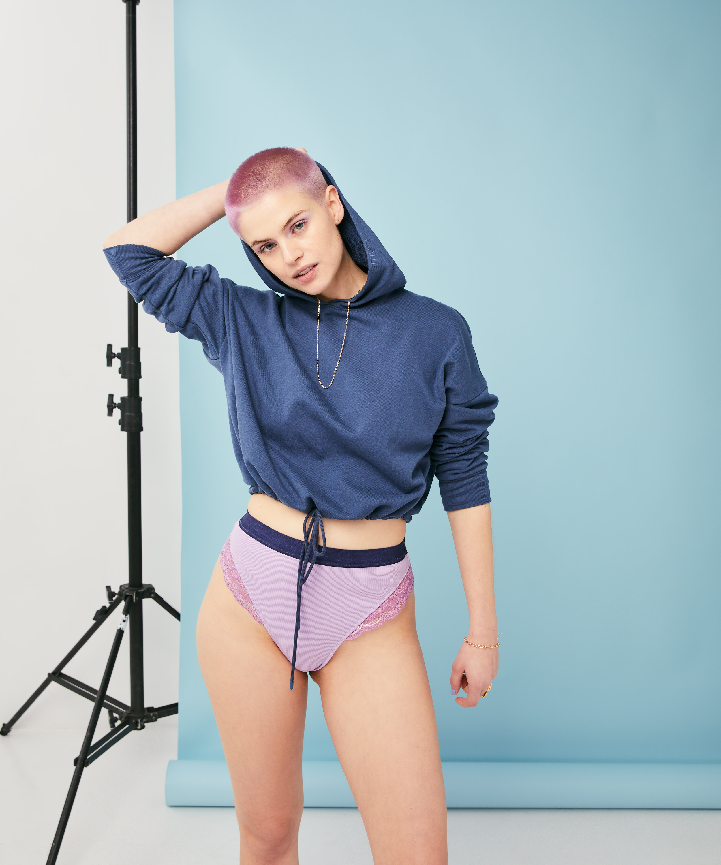 G-streng med et h&oslash;jt snit Glo Up, bl&aring;, main