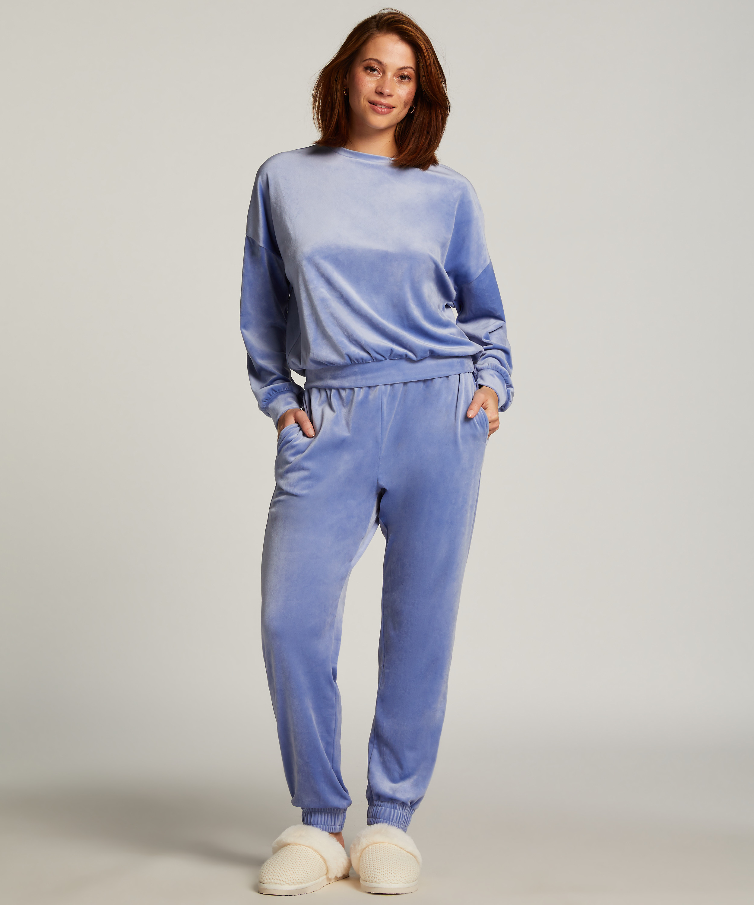 Velourtop, Bl&aring;, main