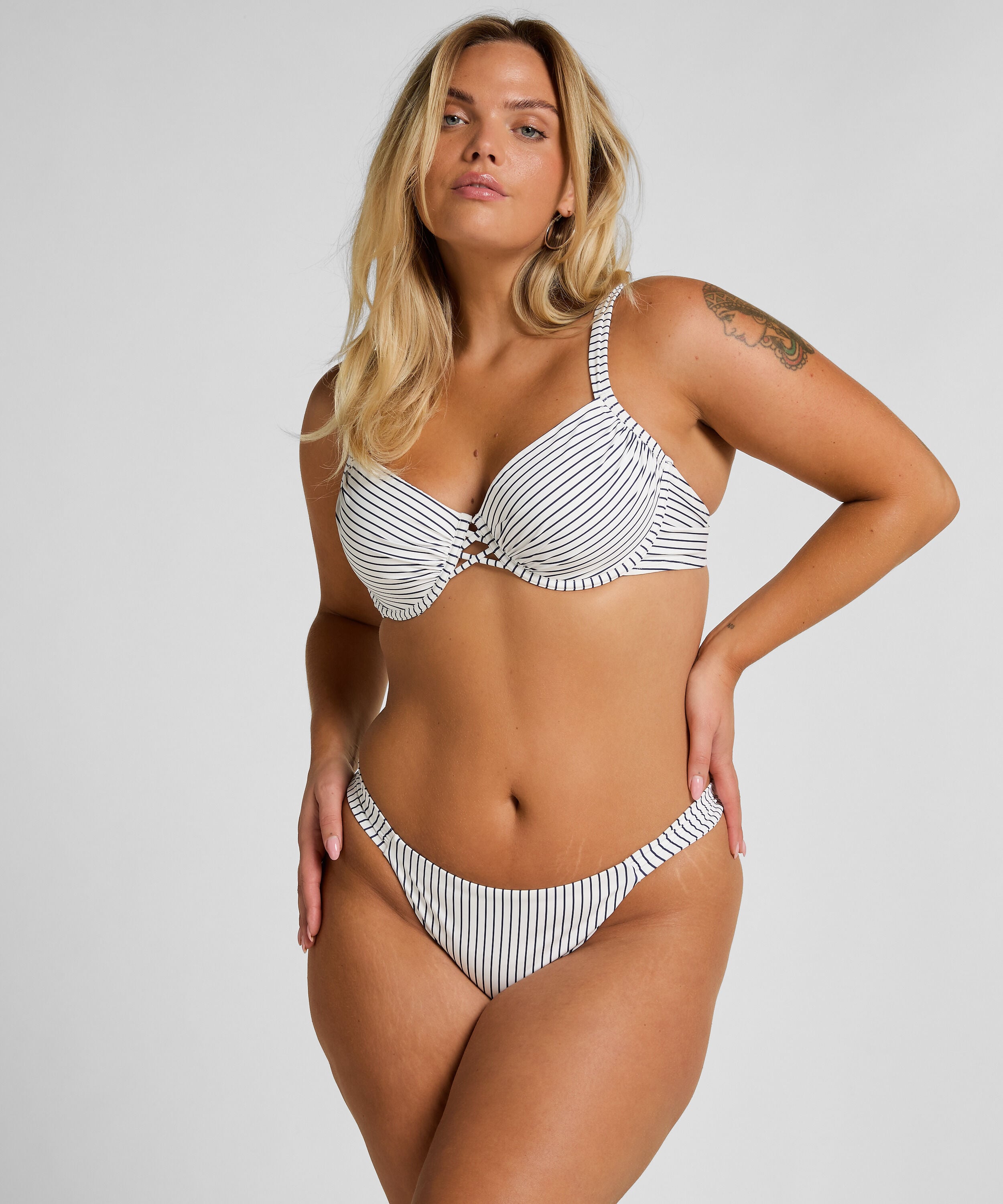 Highleg Bikinibund Stripes, Hvid