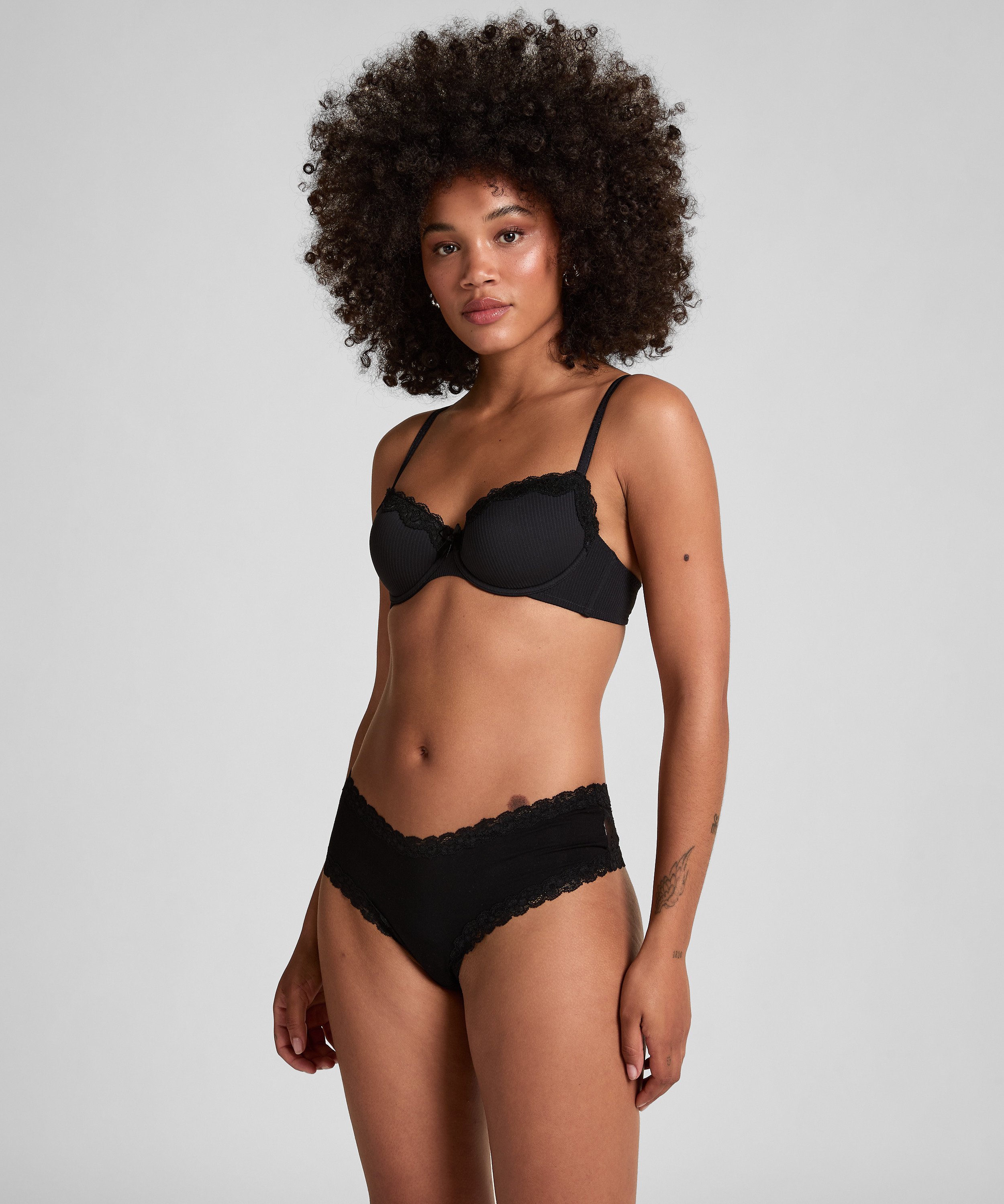 2-styks-pakke formstøbt bøjle-bh Lola, Sort, main