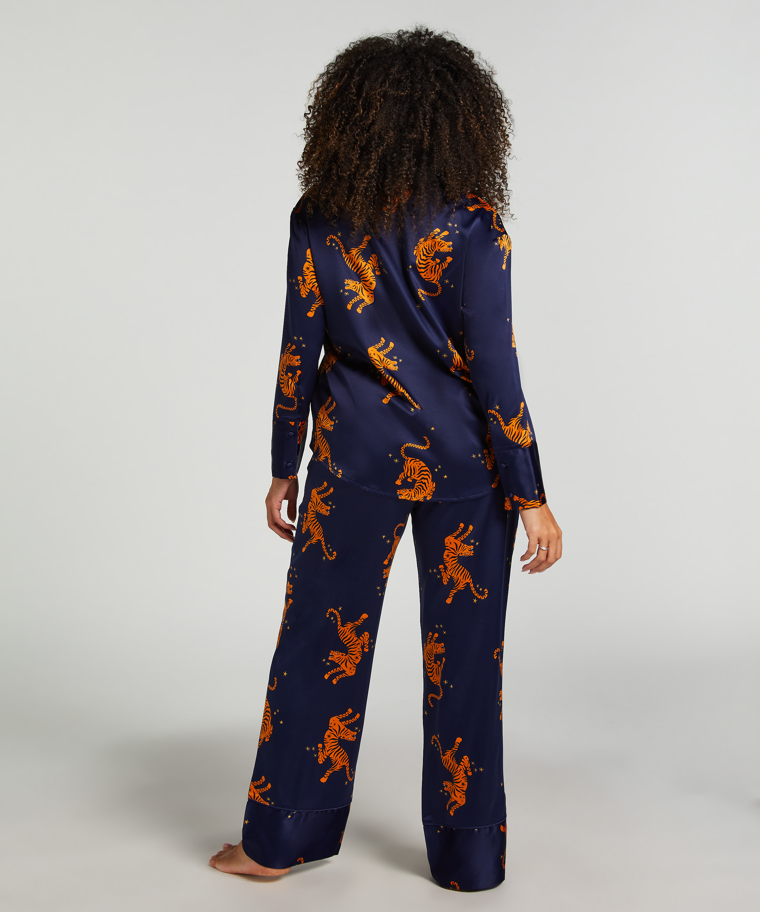 Satinbukser, Bl&aring;, main