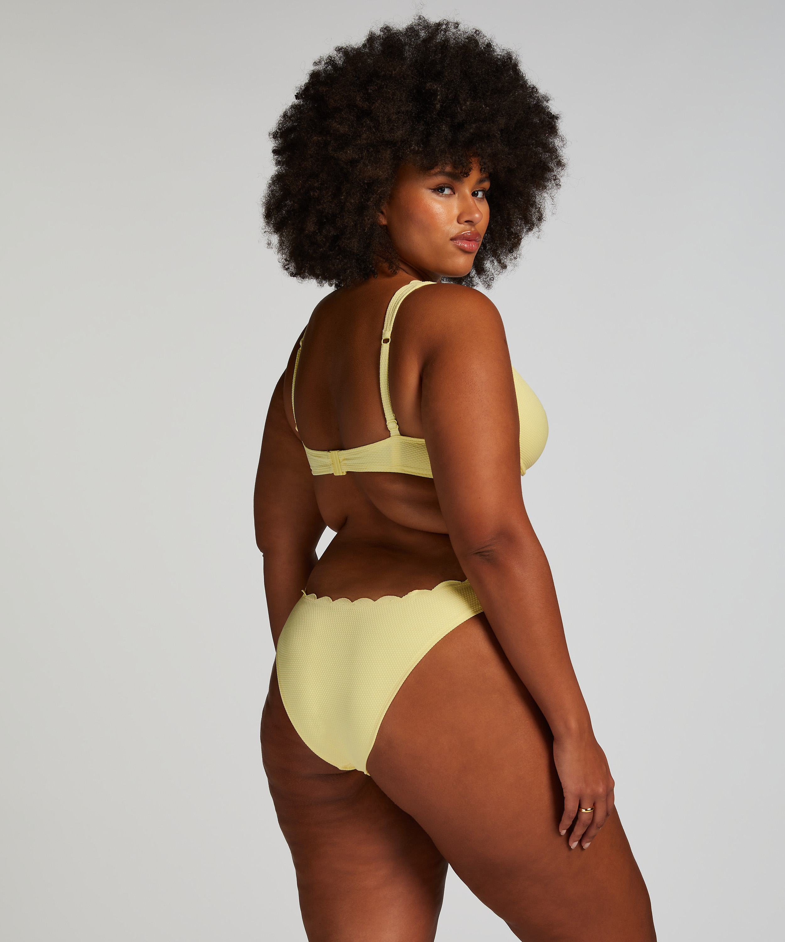 Ikke-formstøbt bikinitop med bøjle Scallop, gul, main