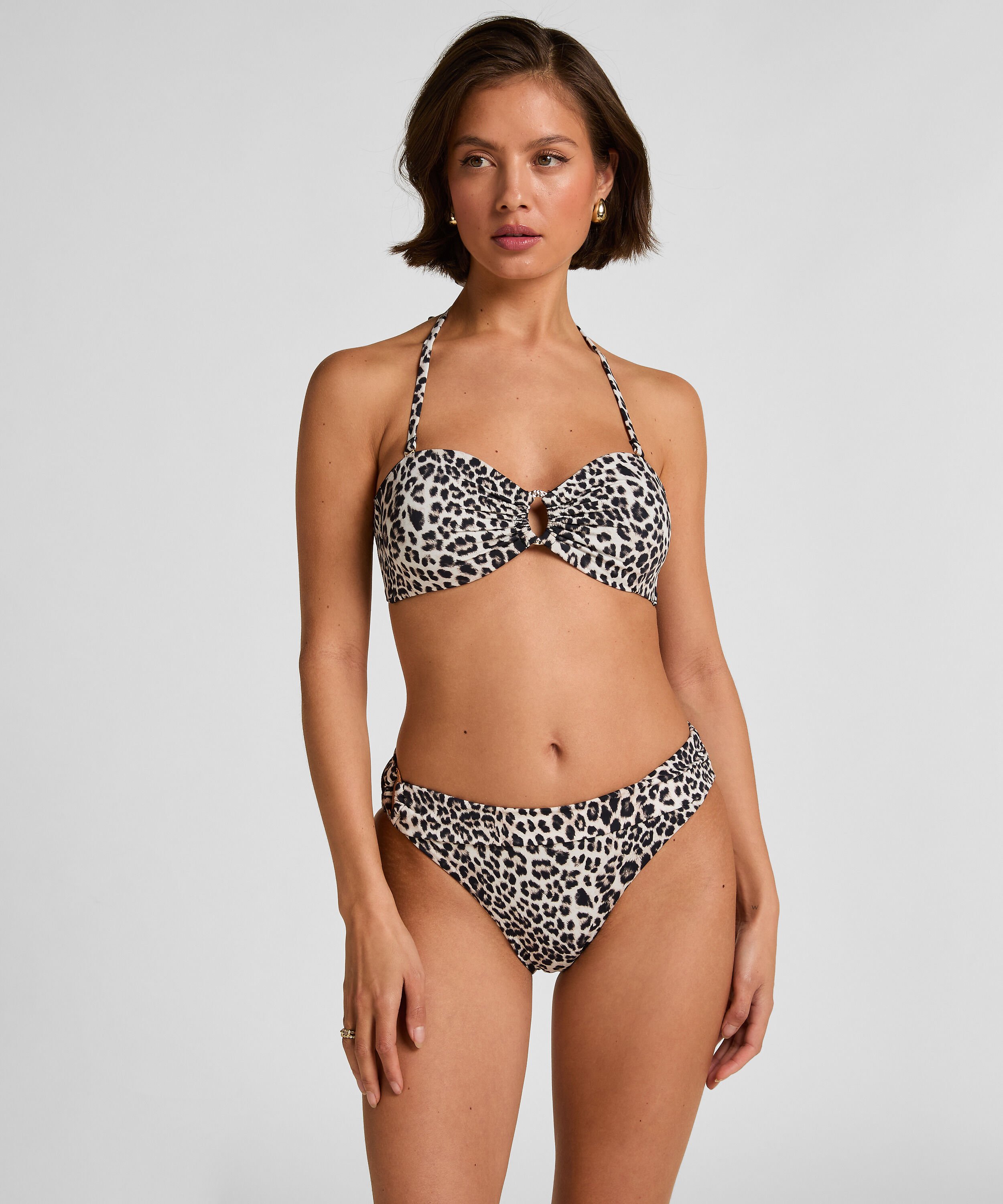 Bikinibund Leopard, Sort