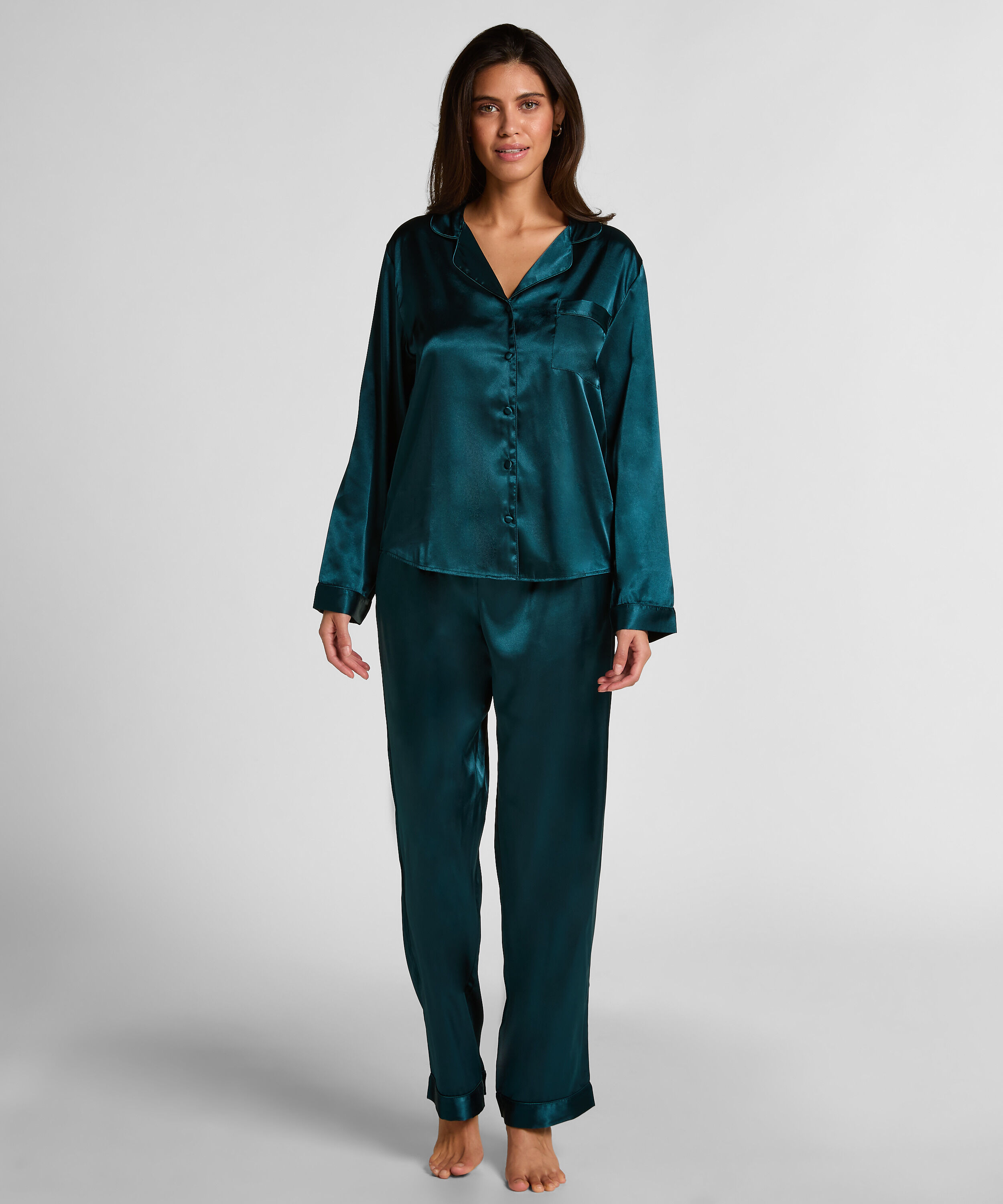 Pyjamassæt i blank satin, Blå Pyjamassæt i blank satin, Blå