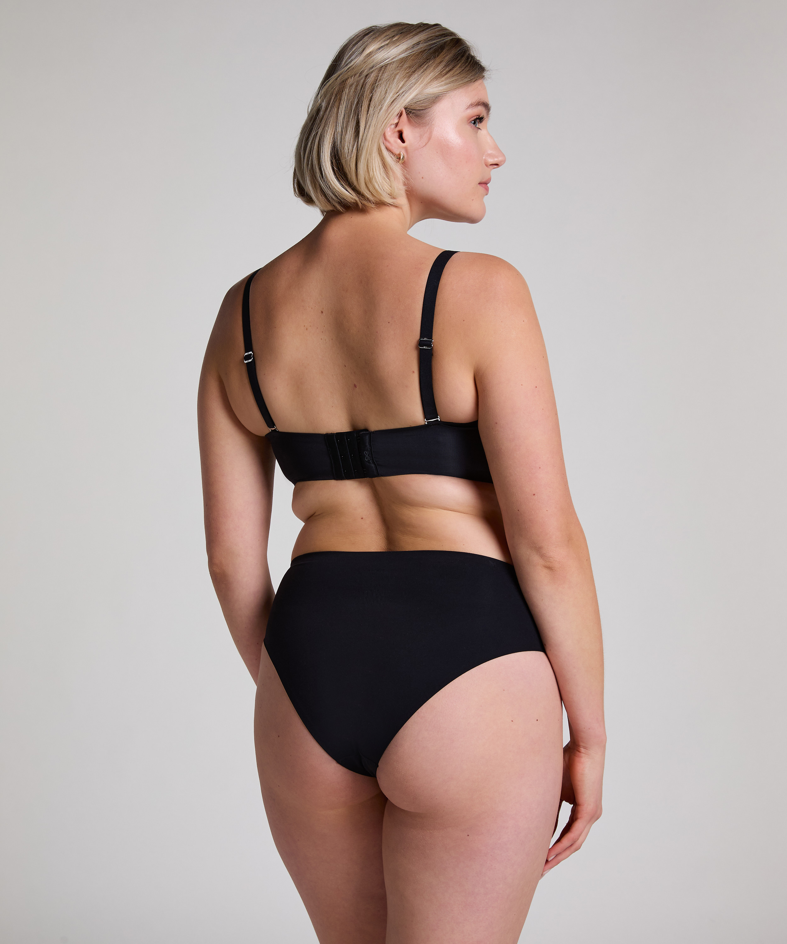 Brasiliansk trusse Smooth, Sort, main