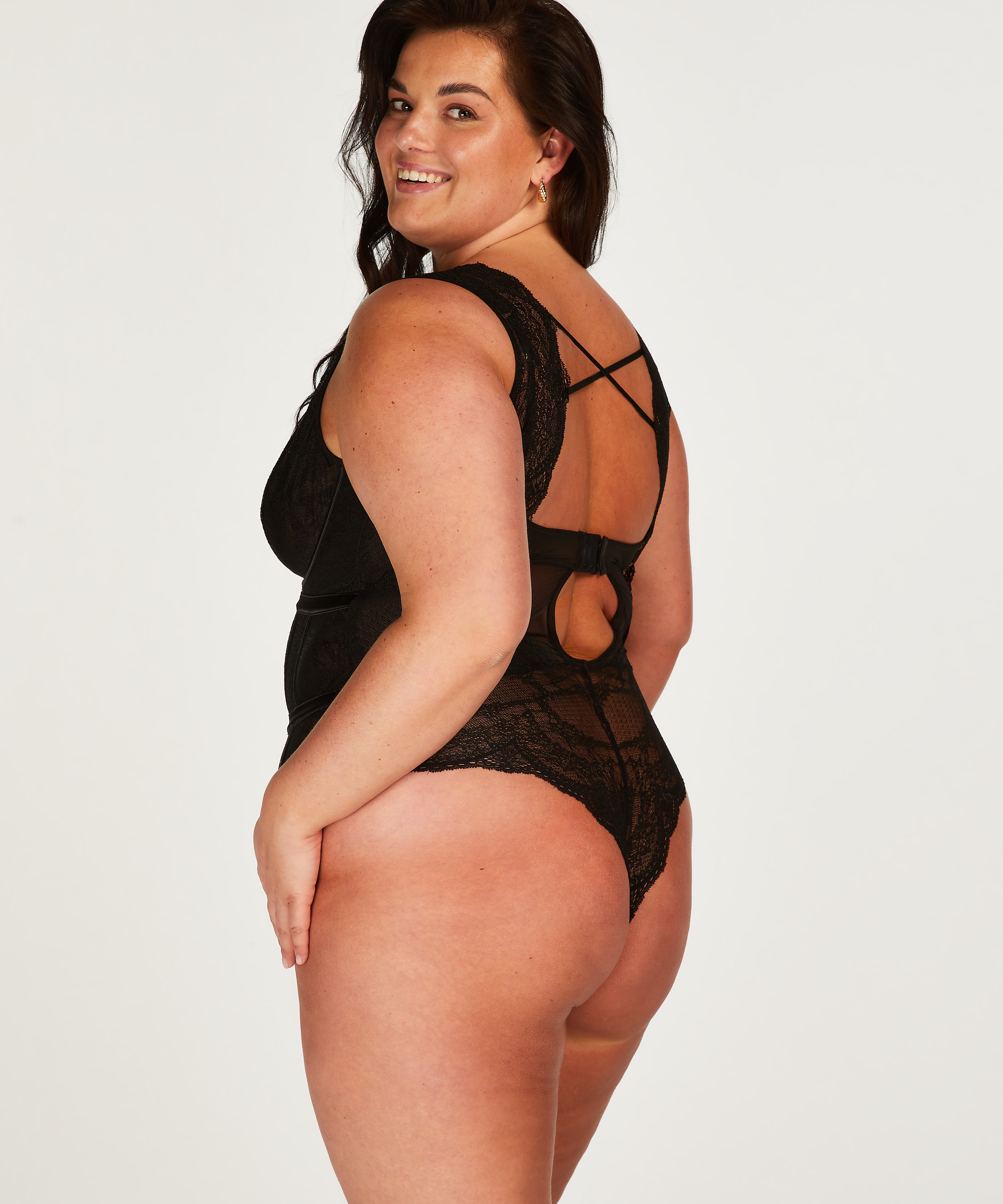 Body Fleur Nyakim, Sort, main