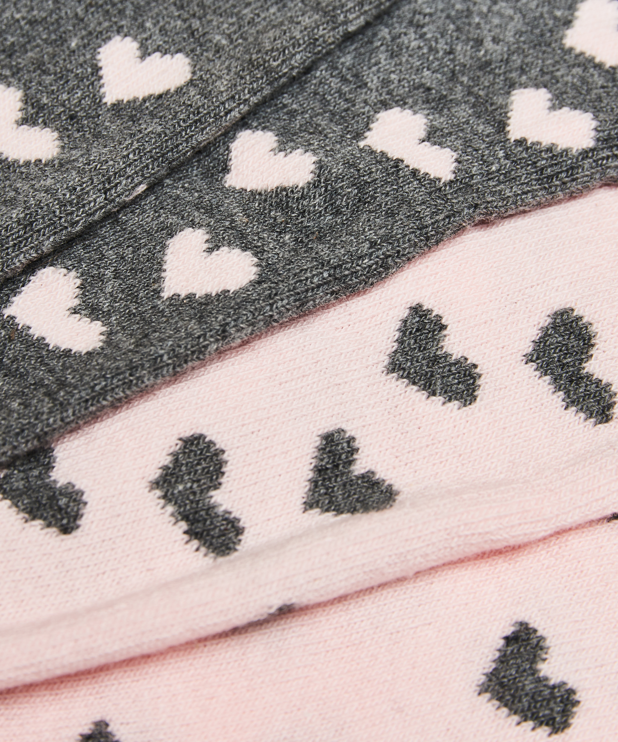 2 Par Sokker, Gr&aring;, main