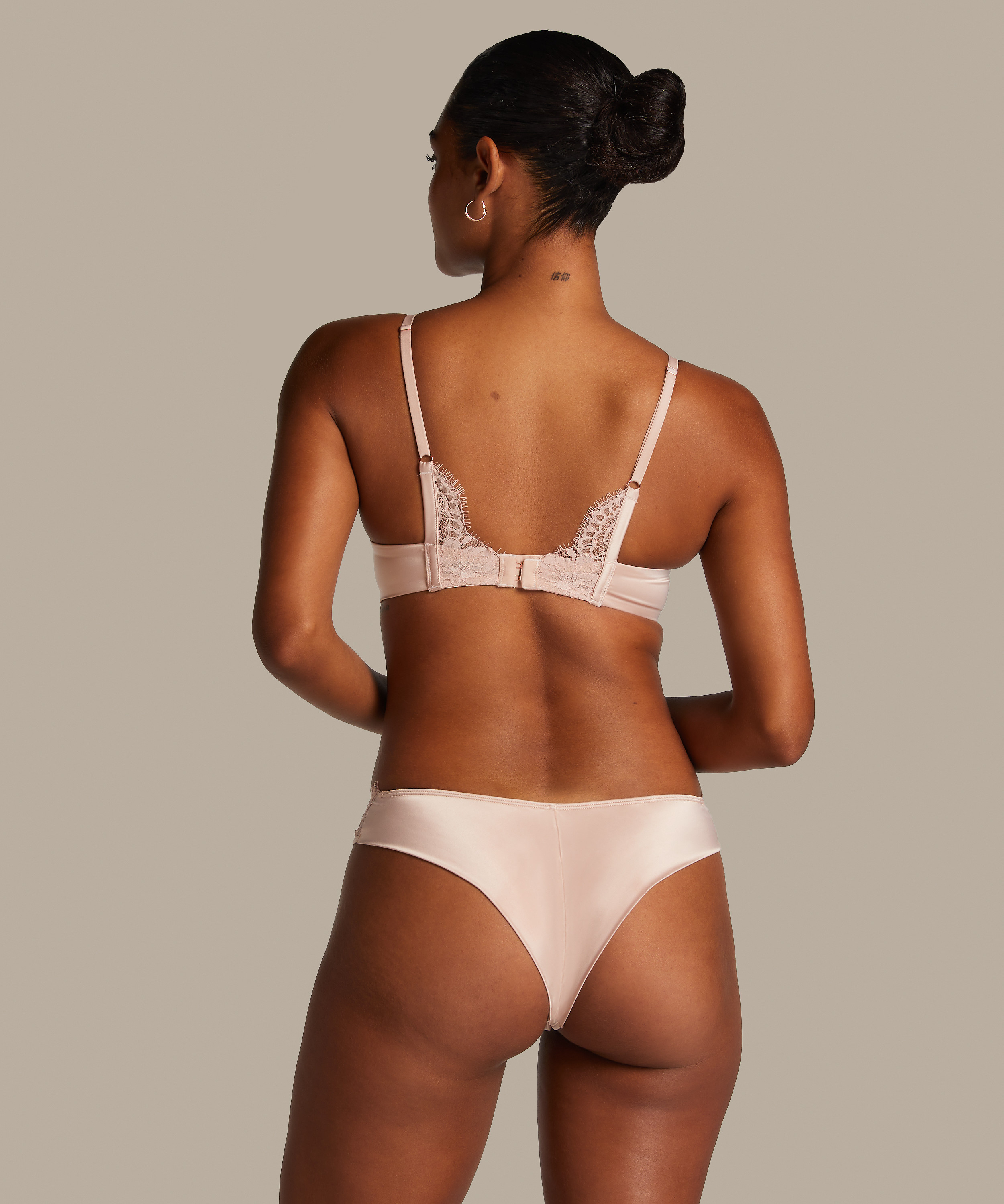 Brasiliansk trusse Chalice, Lyserød, main