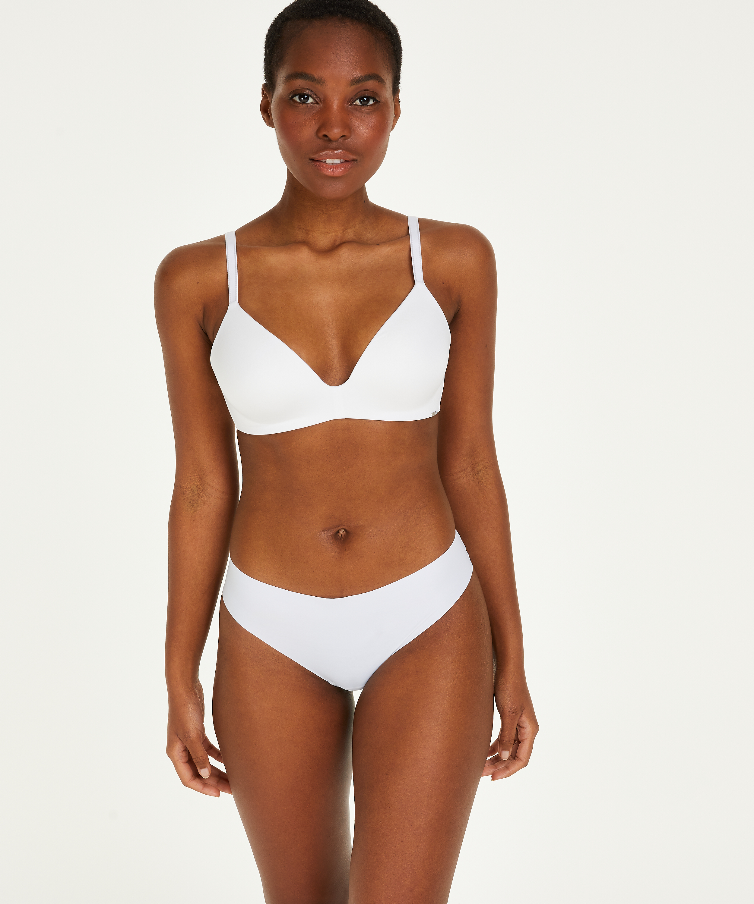 Invisible brasiliansk trusse, hvid, main