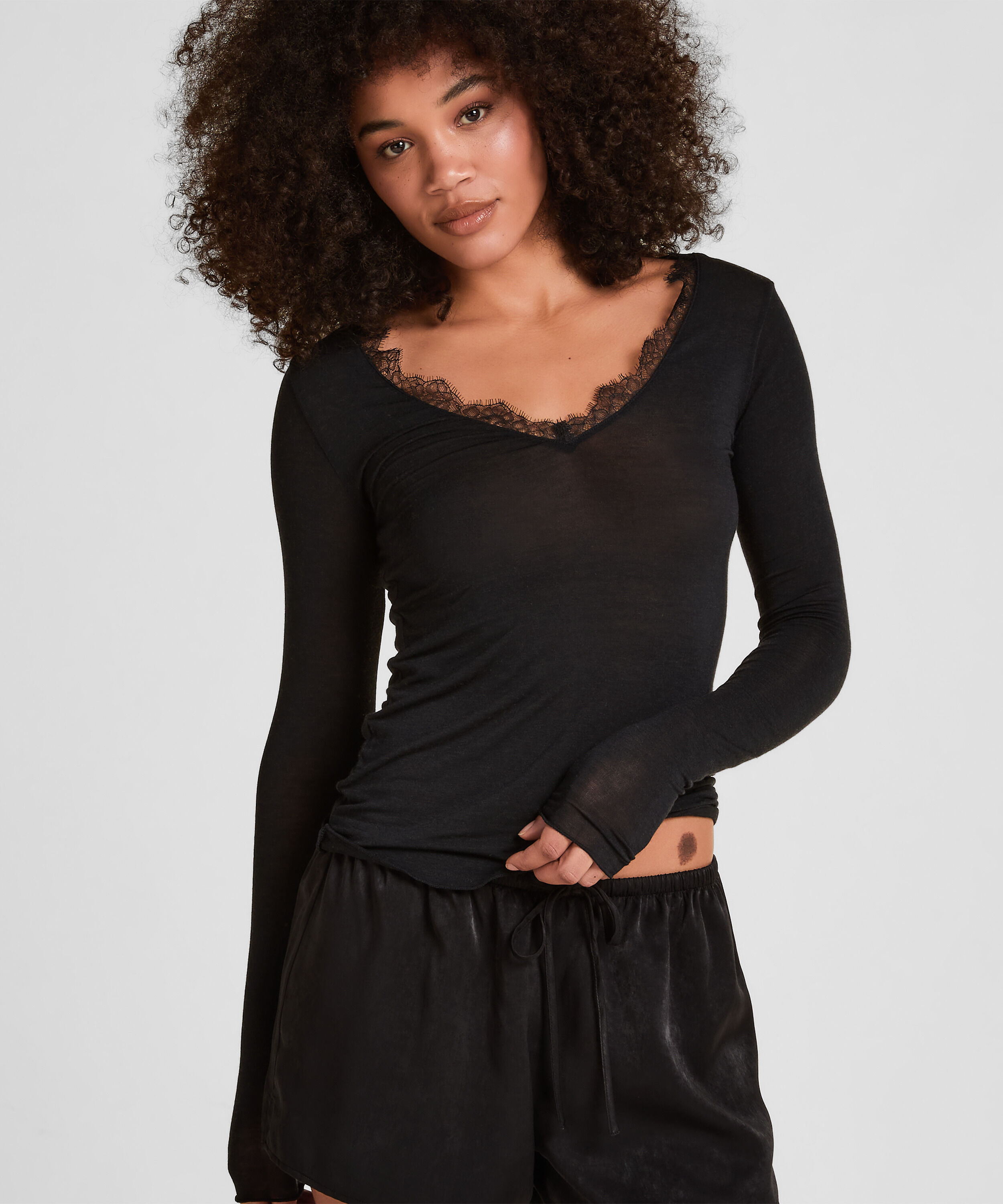 super soft bluse med V-hals og kashmir, Sort super soft bluse med V-hals og kashmir, Sort