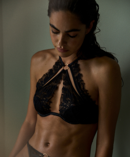 Nienke formst&oslash;bt b&oslash;jle-bh, Sort