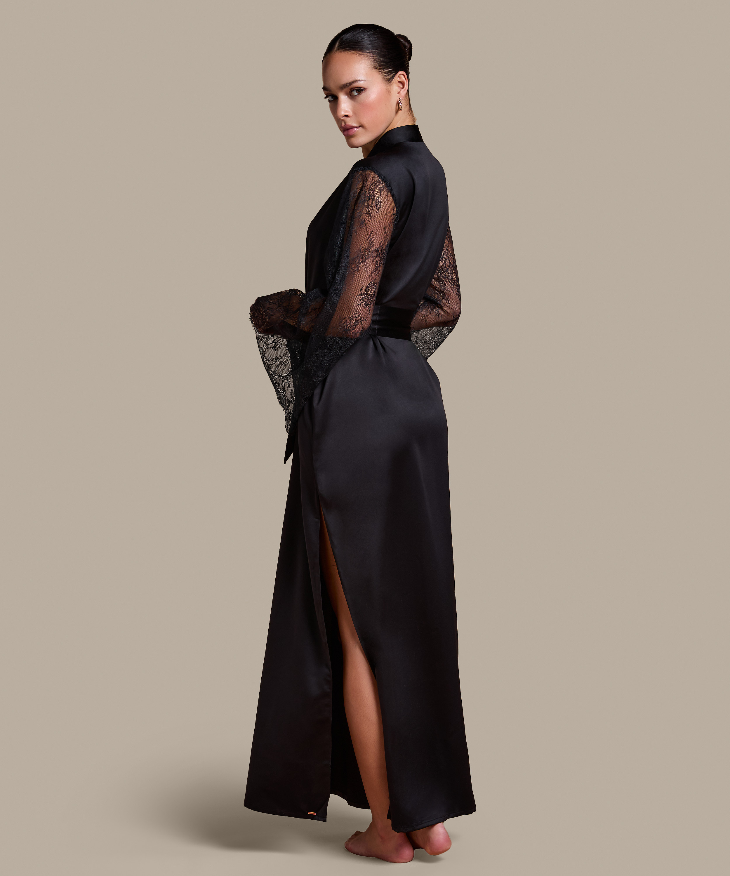 Kimono Camille, Sort, main