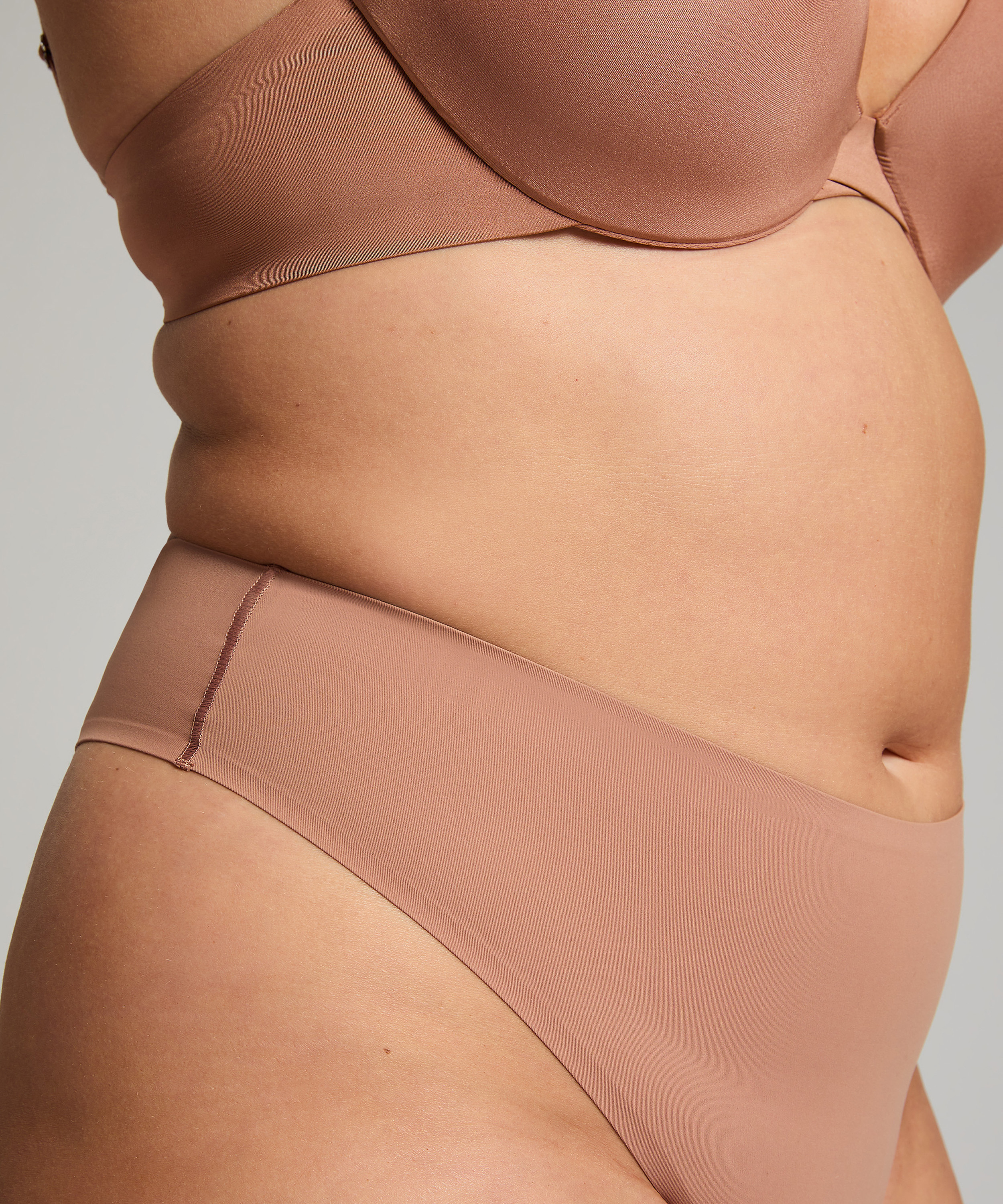 G-streng Smooth, Brun, main