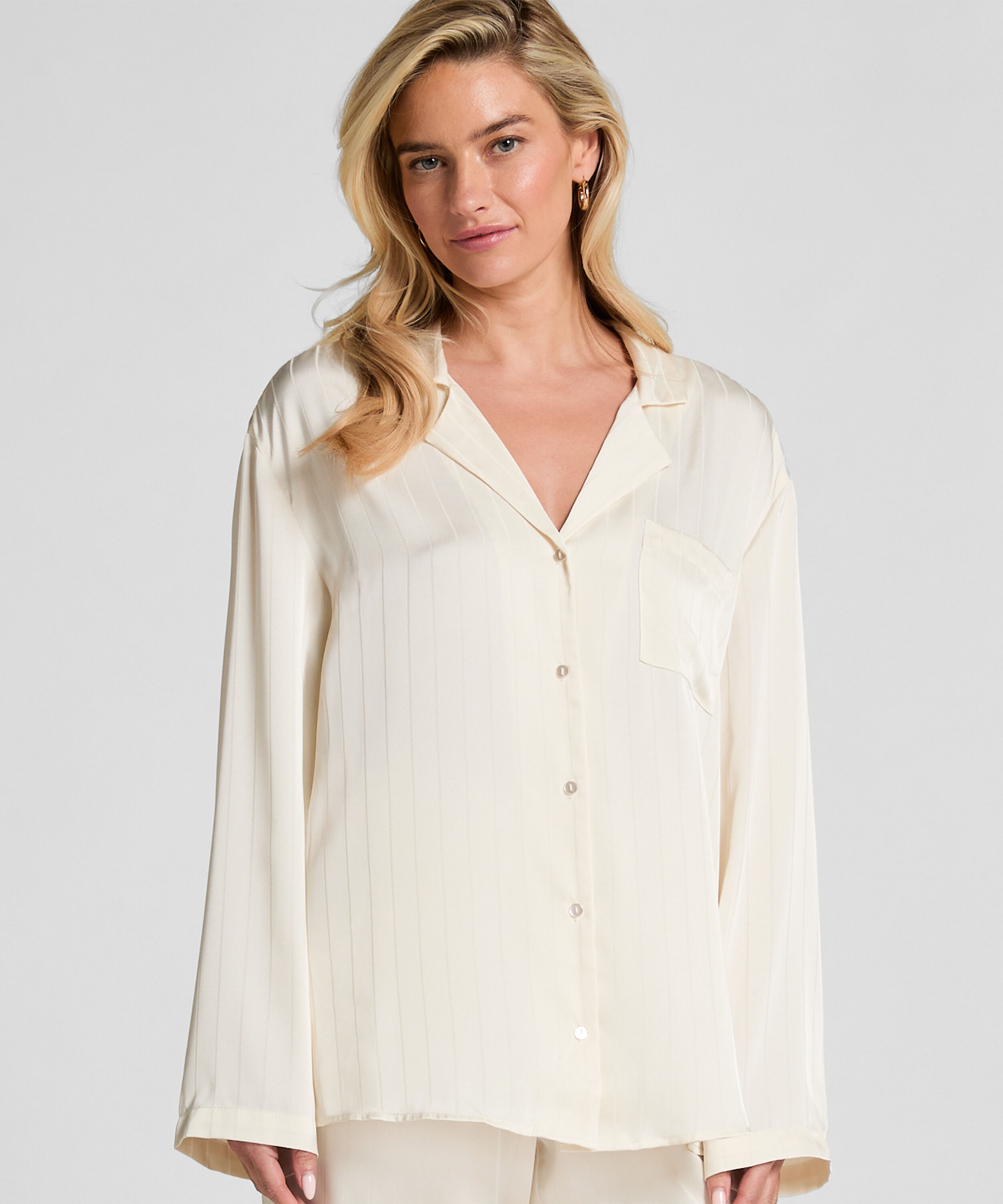 Satinjakke med nålestriber