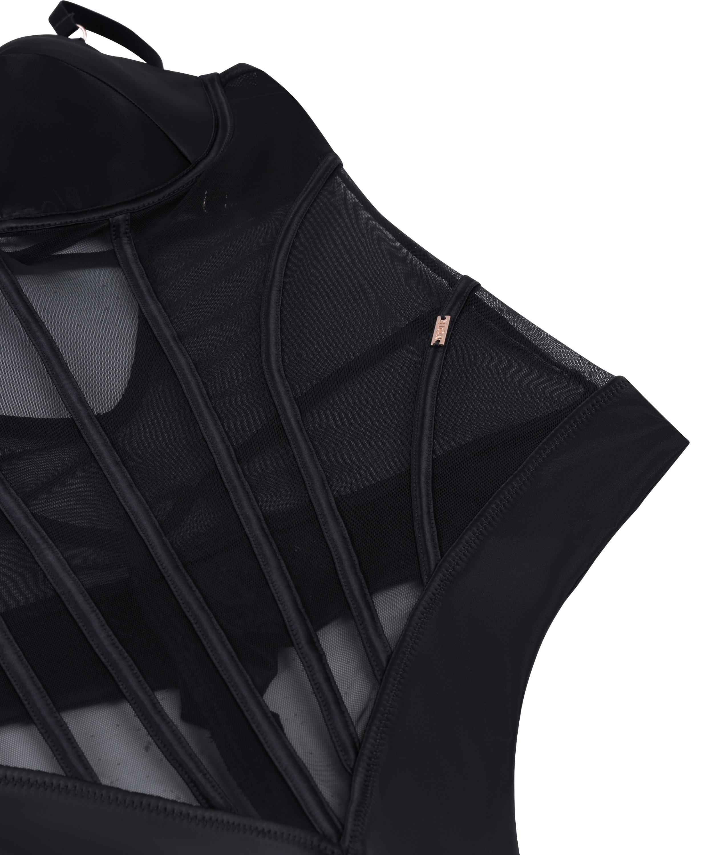 Paige body, Sort, main