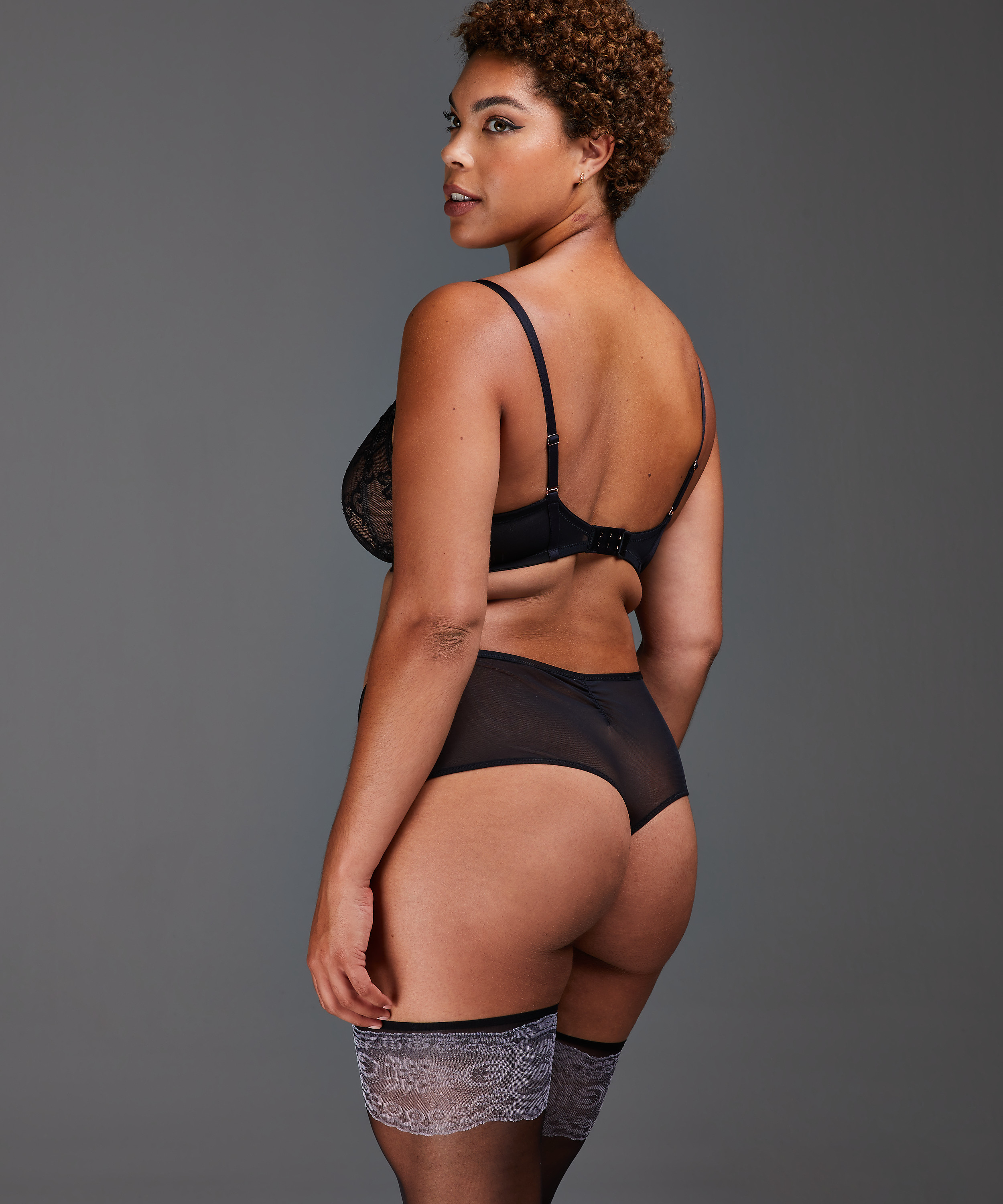 Ikke-formstøbt bøjle-bh Helena, Sort, main