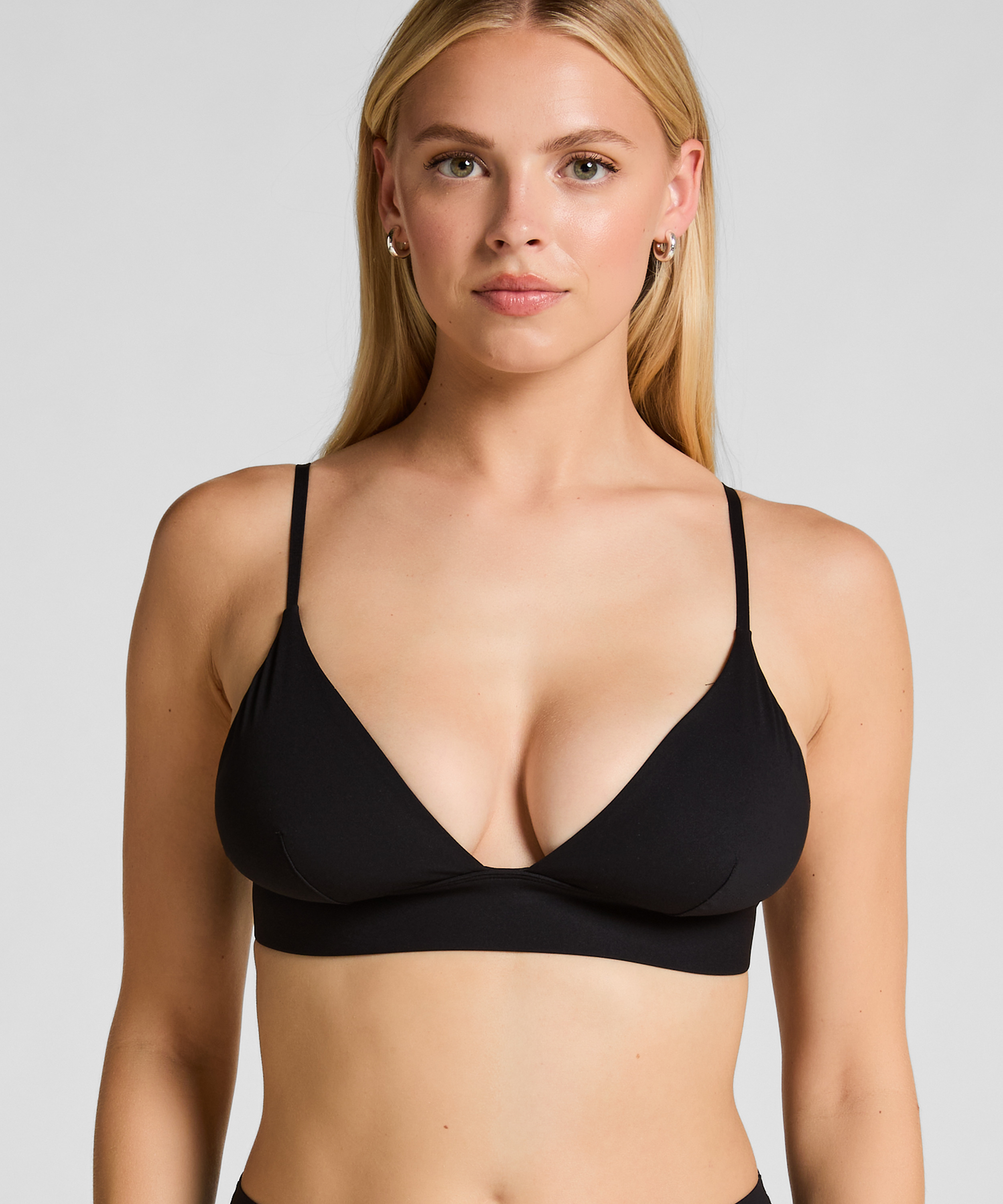 Smooth Triangle Bralette, Sort, main