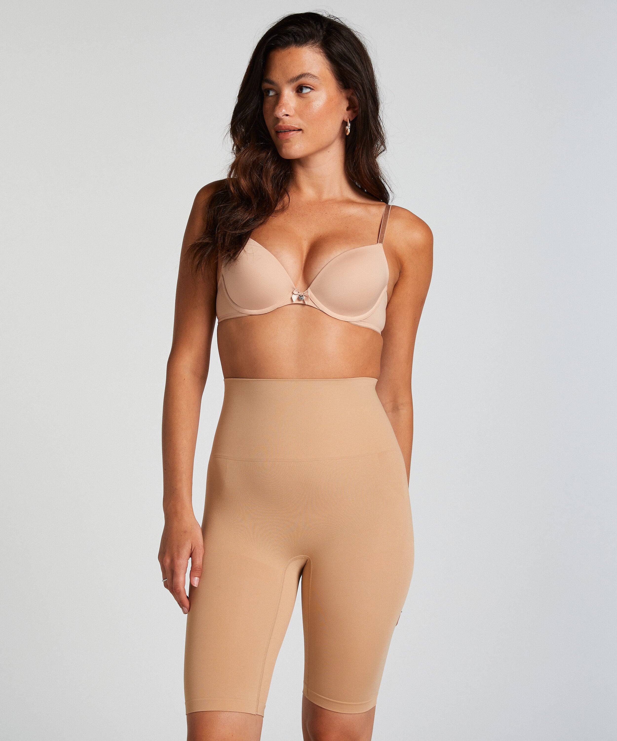 Opstrammende og slankere bukser, Beige Opstrammende og slankere bukser, Beige