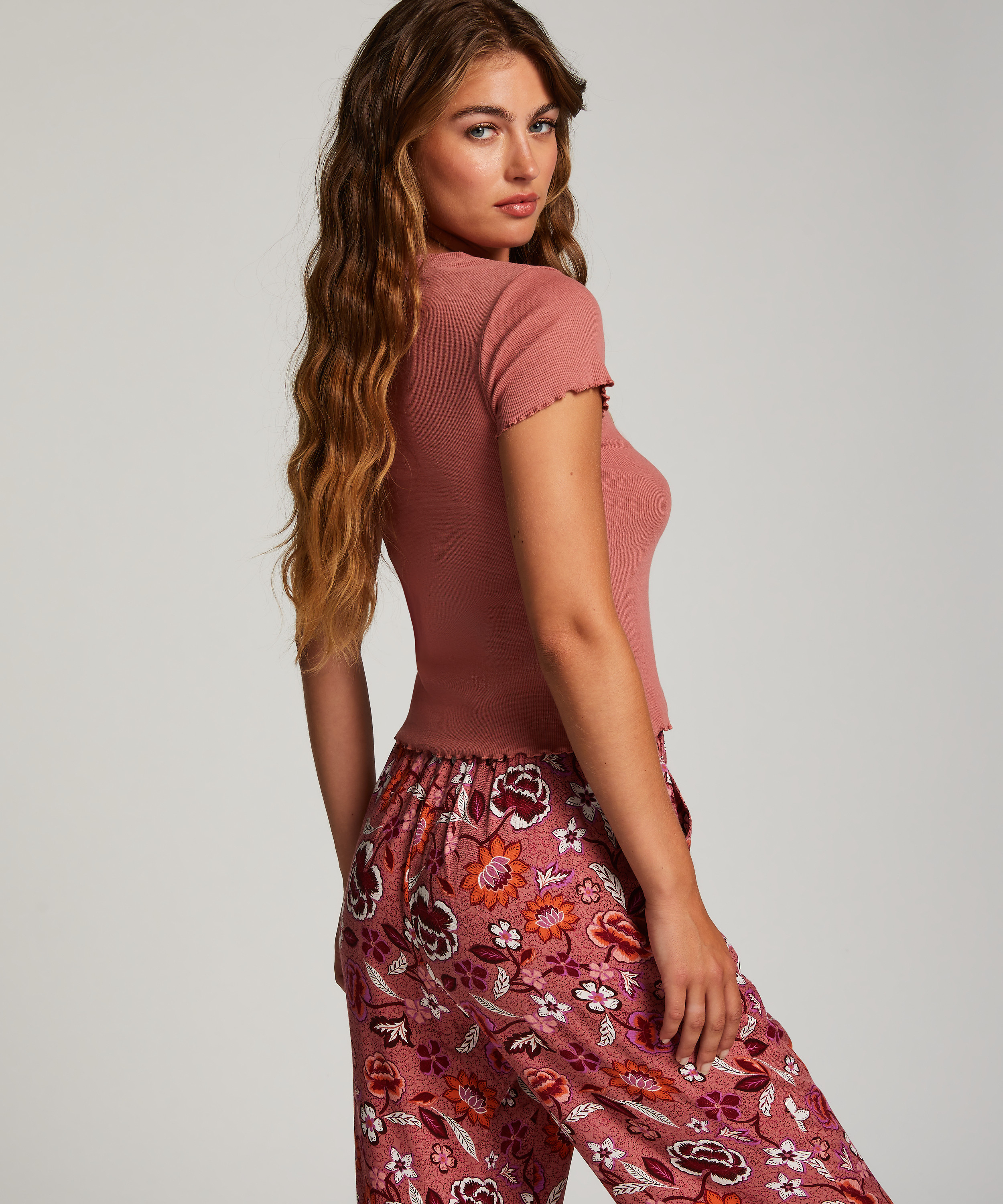 Kort&aelig;rmet bluse i bomuld, Lyser&oslash;d, main