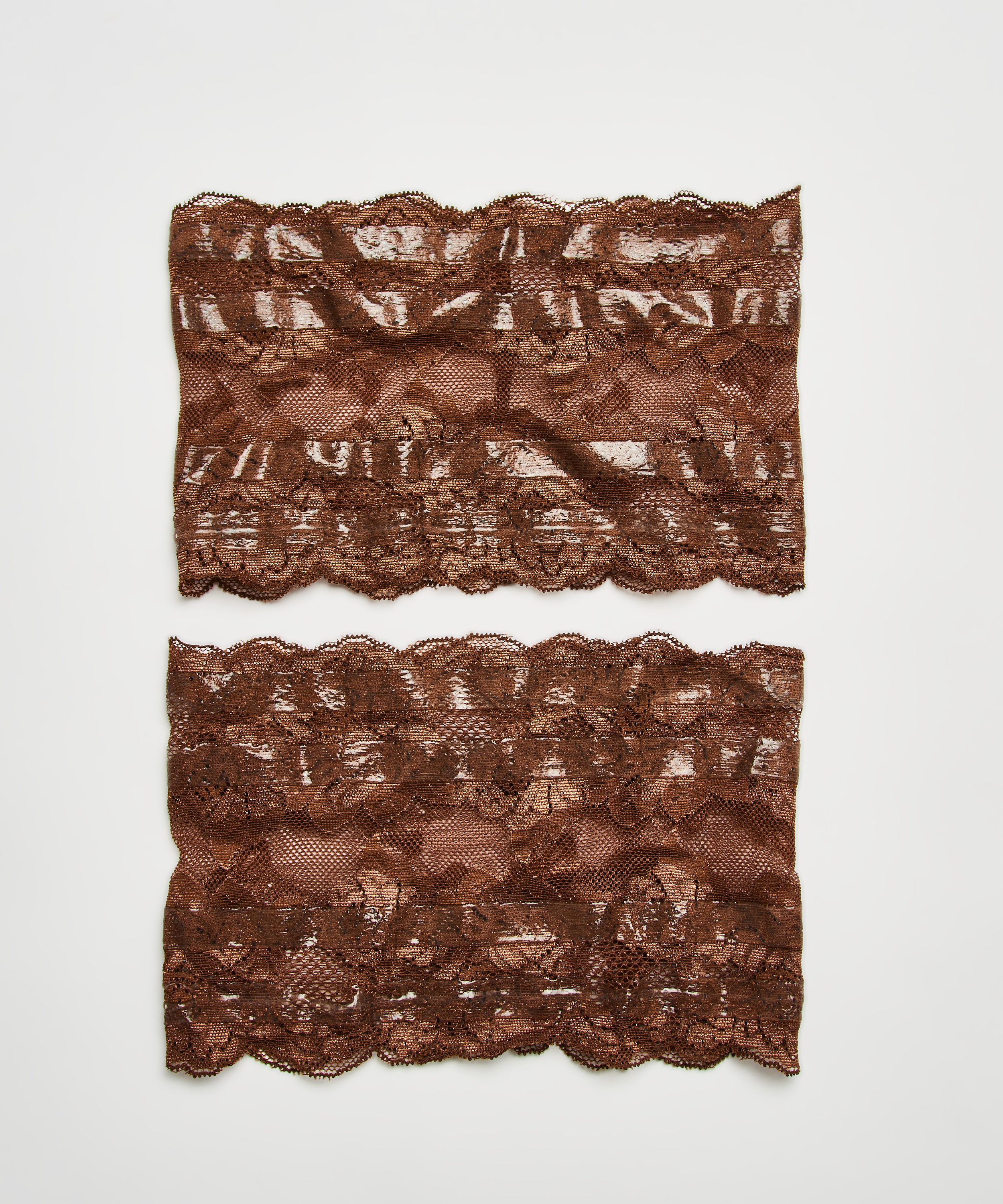 Blonde-lårbånd, Brun, main