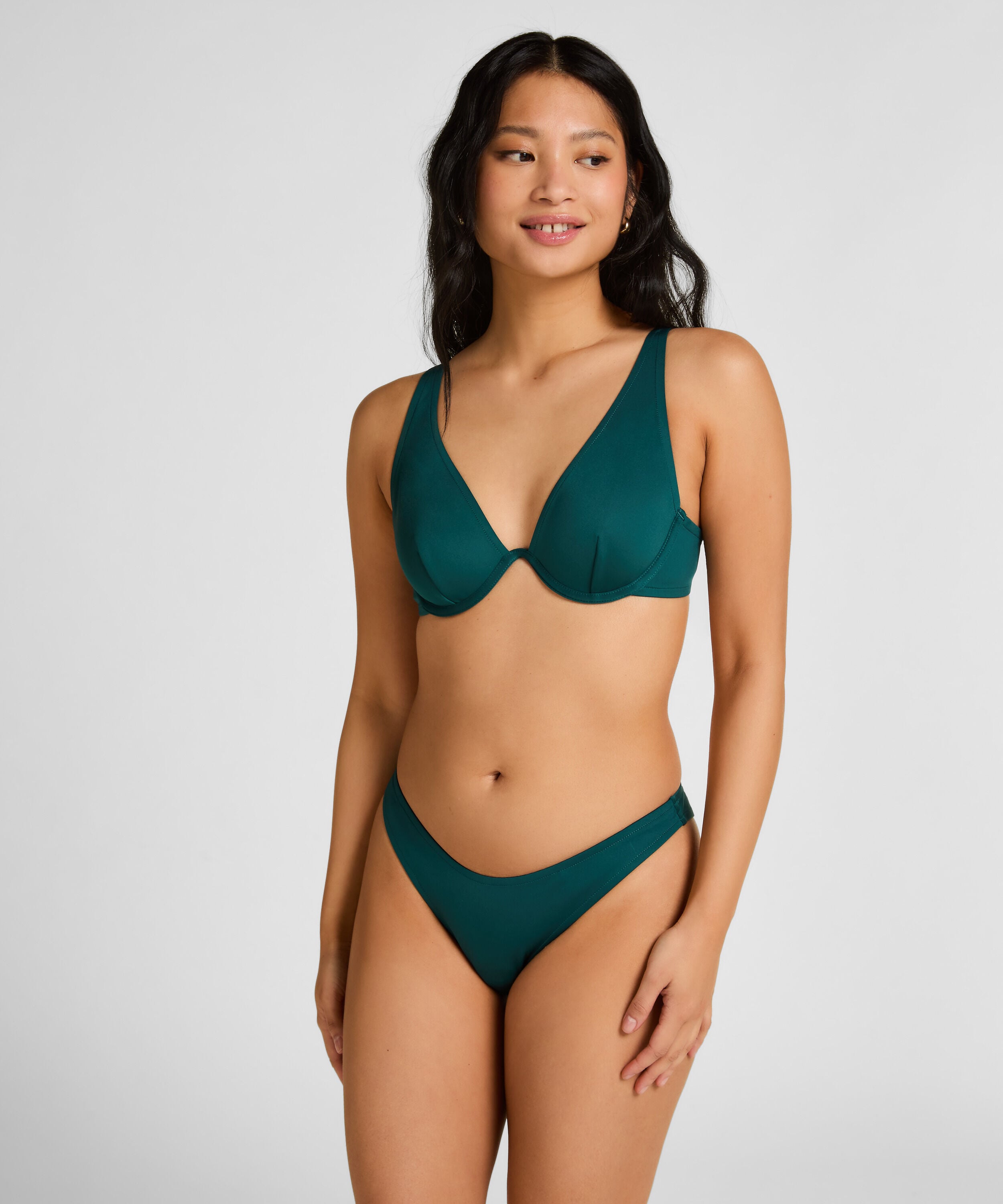 Neopren-bikinitrusse med høj benudskæring