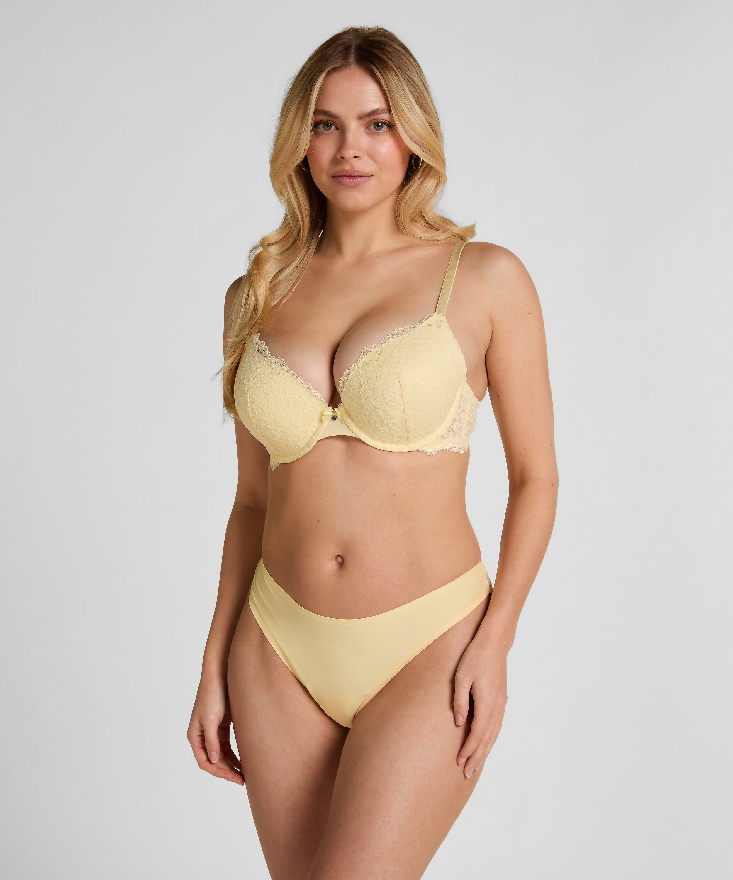 Usynlig g-streng Lace Back, Gul Usynlig g-streng Lace Back, Gul