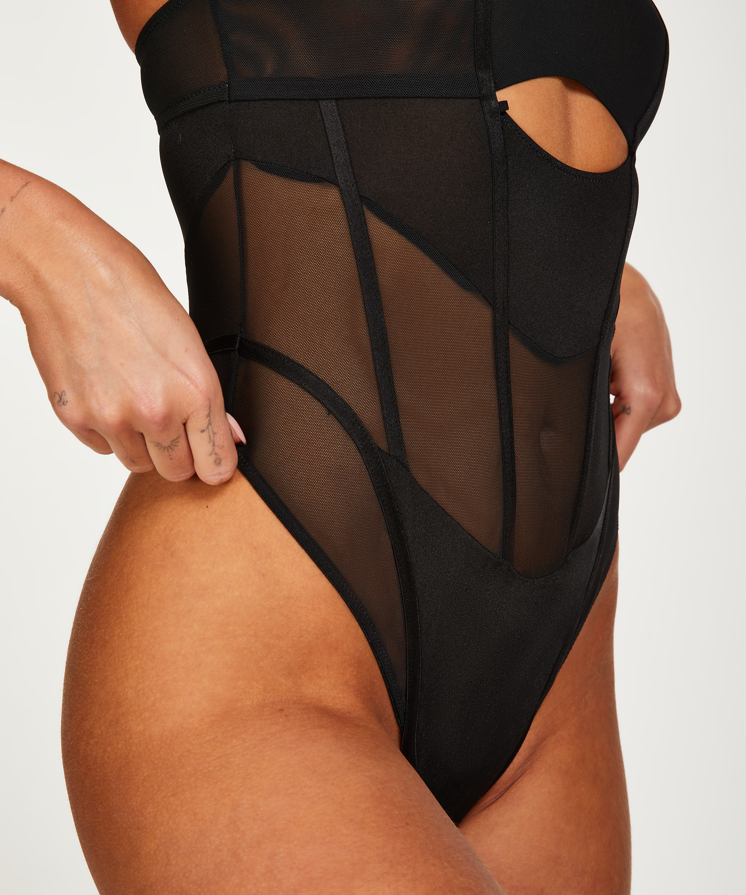 Body Naughty, sort, main