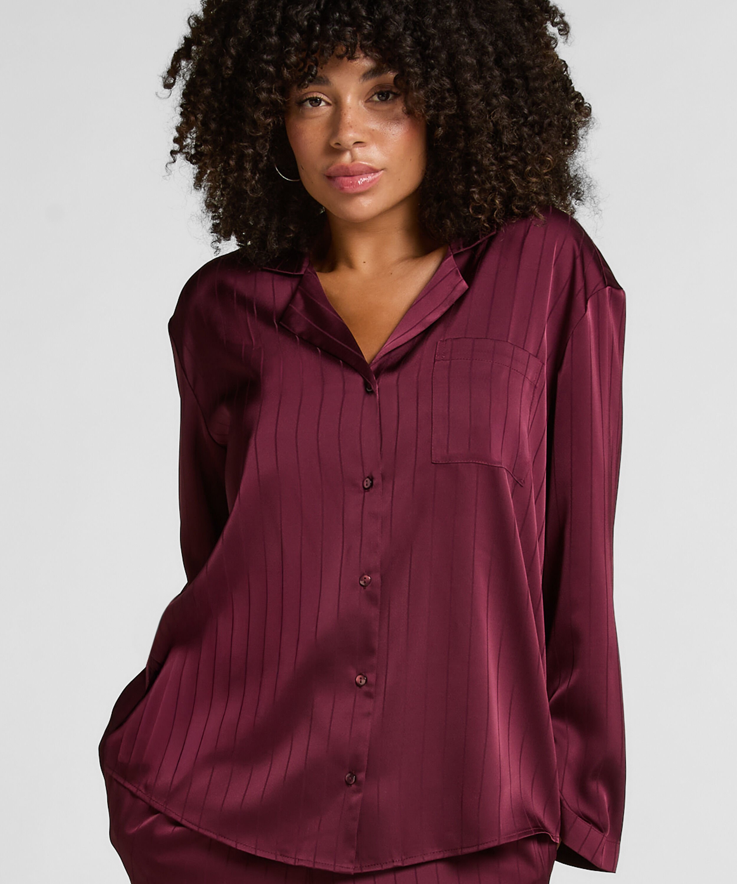 Satinjakke med nålestriber