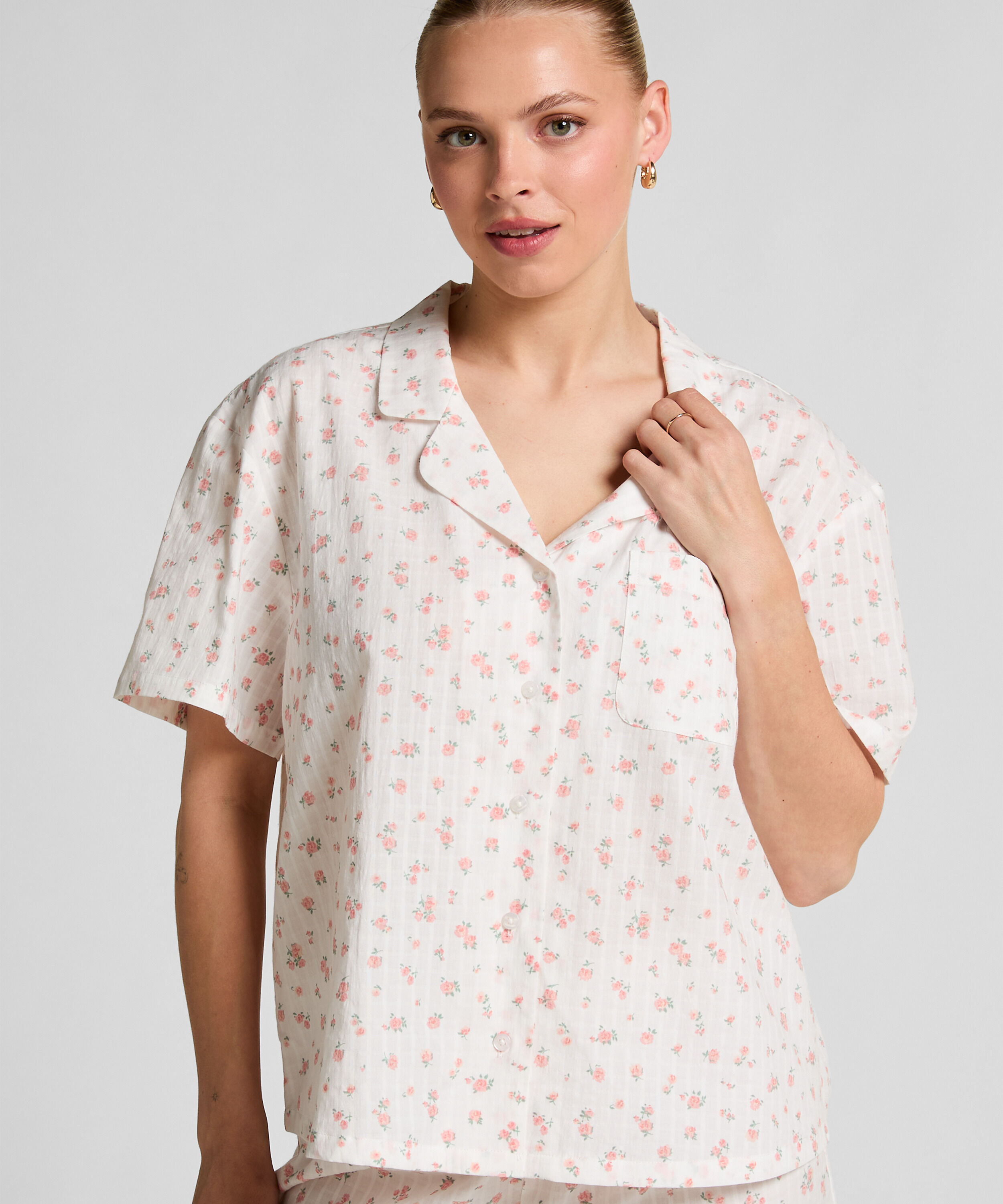 Pyjamasjakke, Hvid