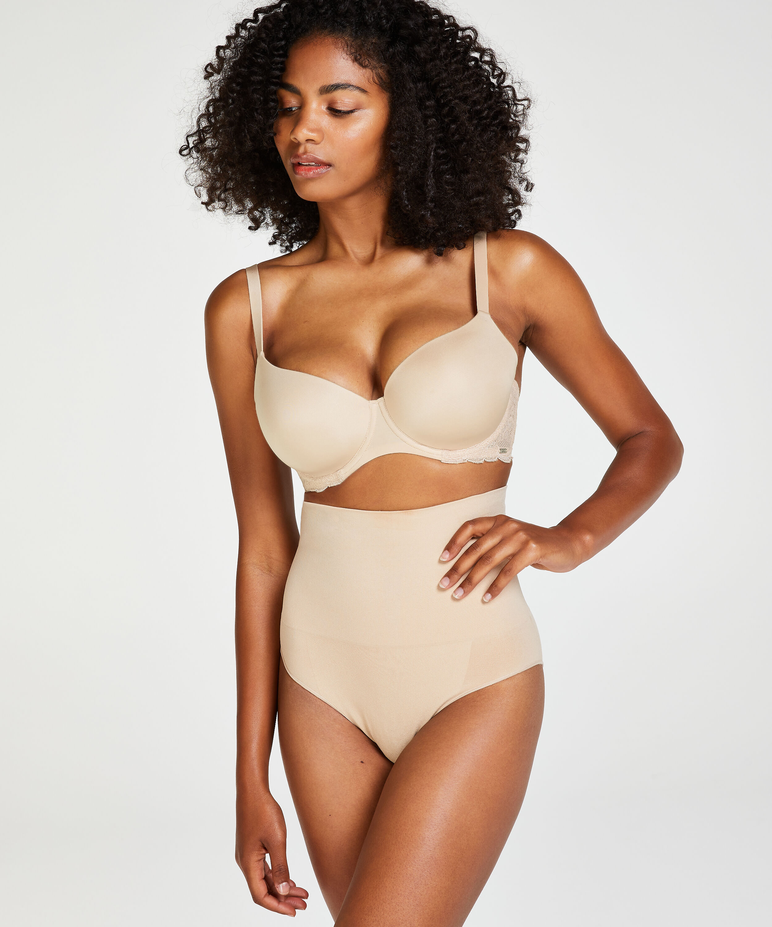 Opstrammende høj trusse, Beige