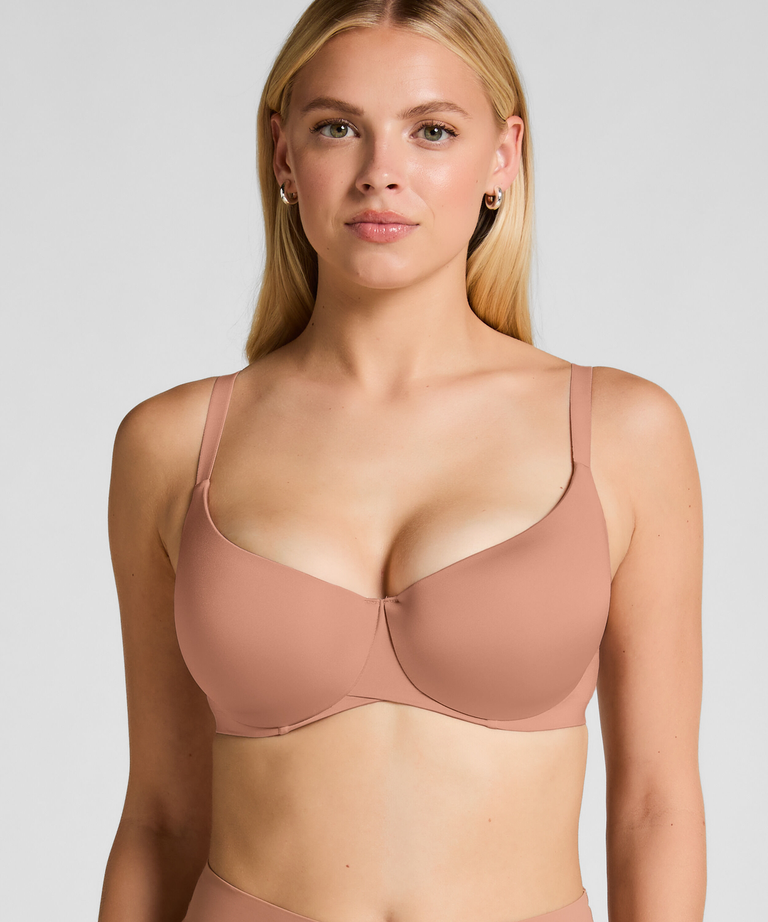 Formstøbt bøjle-bh Smooth, Brun Formstøbt bøjle-bh Smooth, Brun