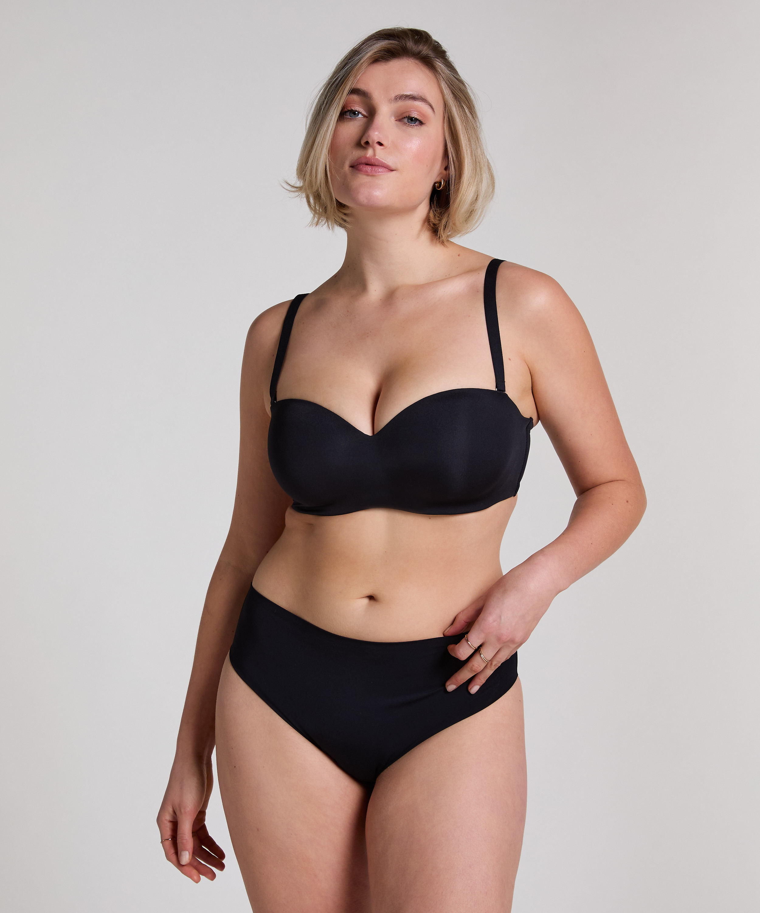 Brasiliansk trusse Smooth, Sort, main