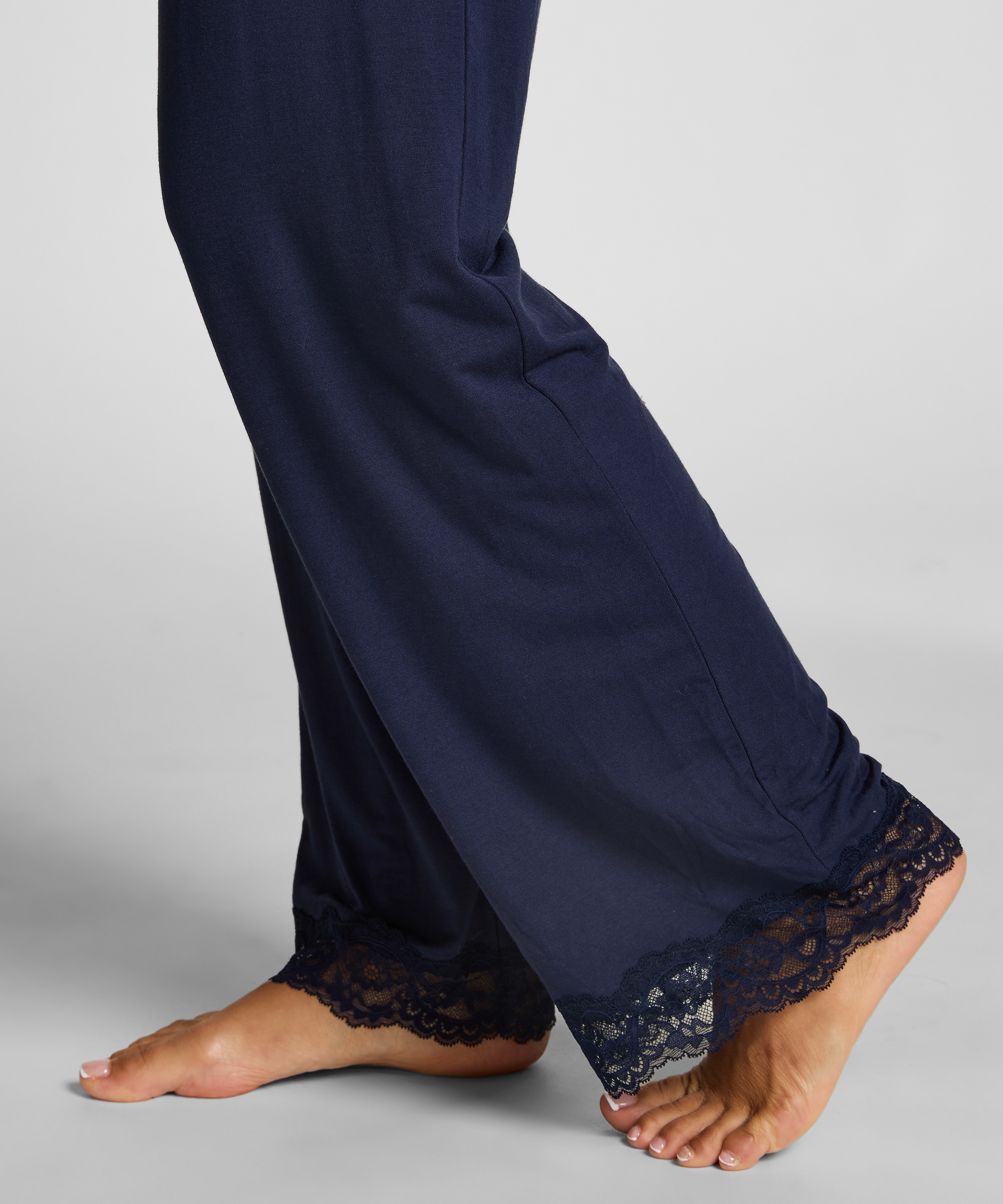 Pyjamass&aelig;t, Bl&aring;, main