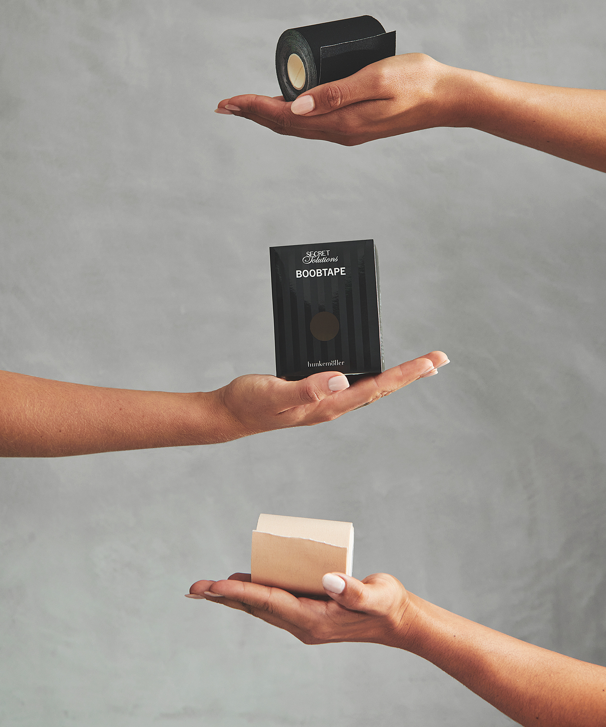 Boob Tape, Sort, main