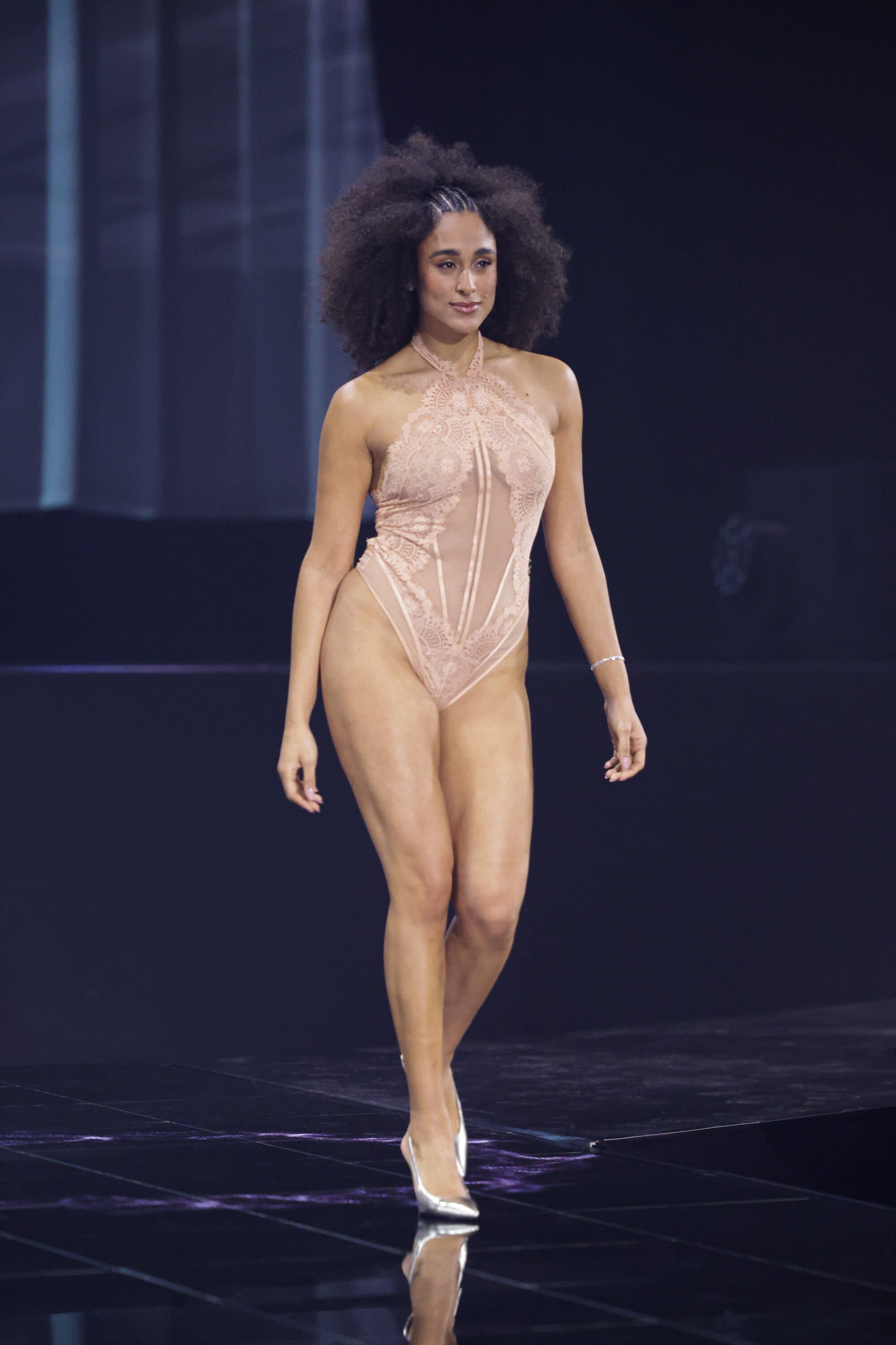 Body Jenni, Lyserød