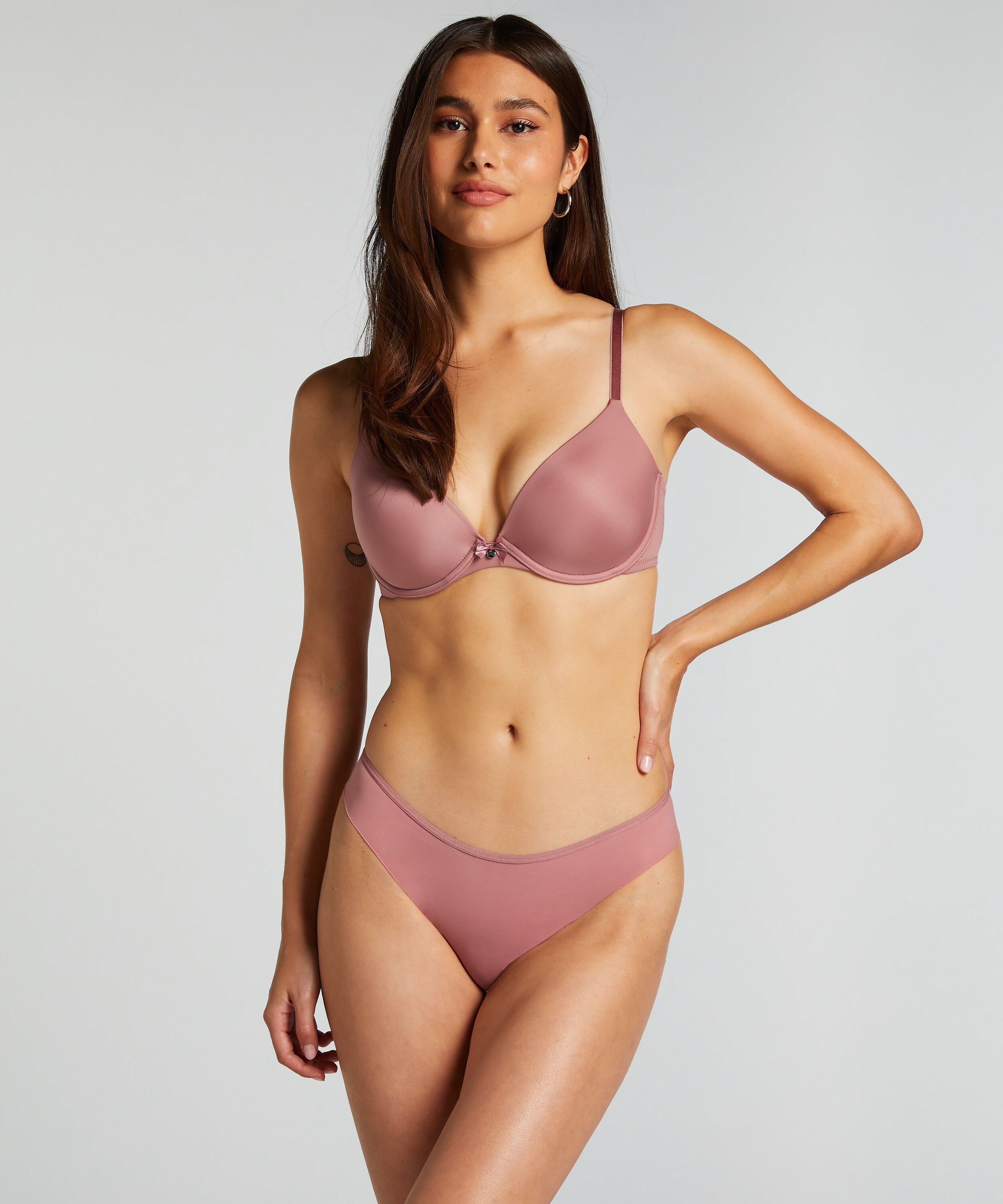 Usynlig brasiliansk trusse Lace Back, Lyserød