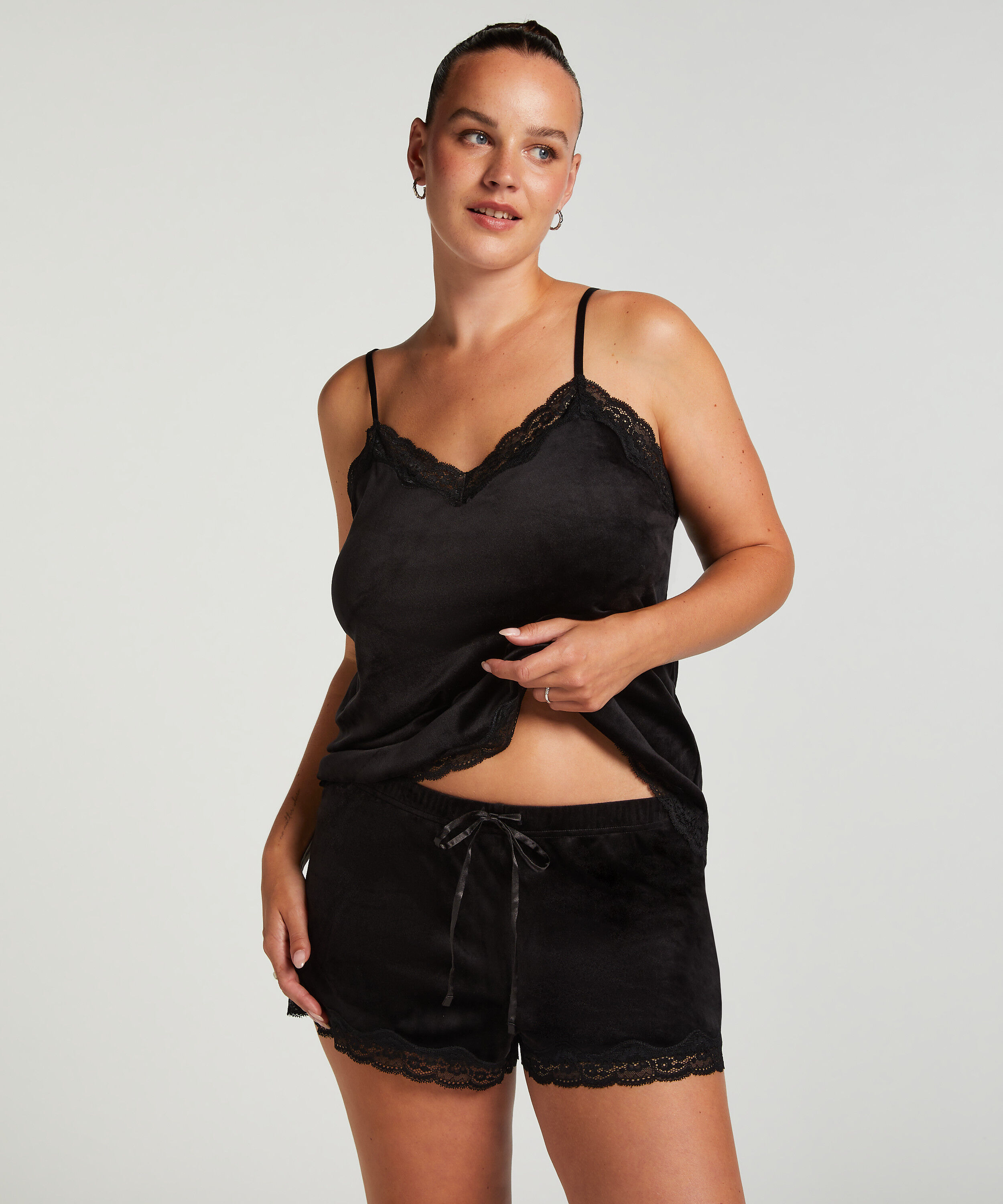 Cami top Velours Lace, Sort